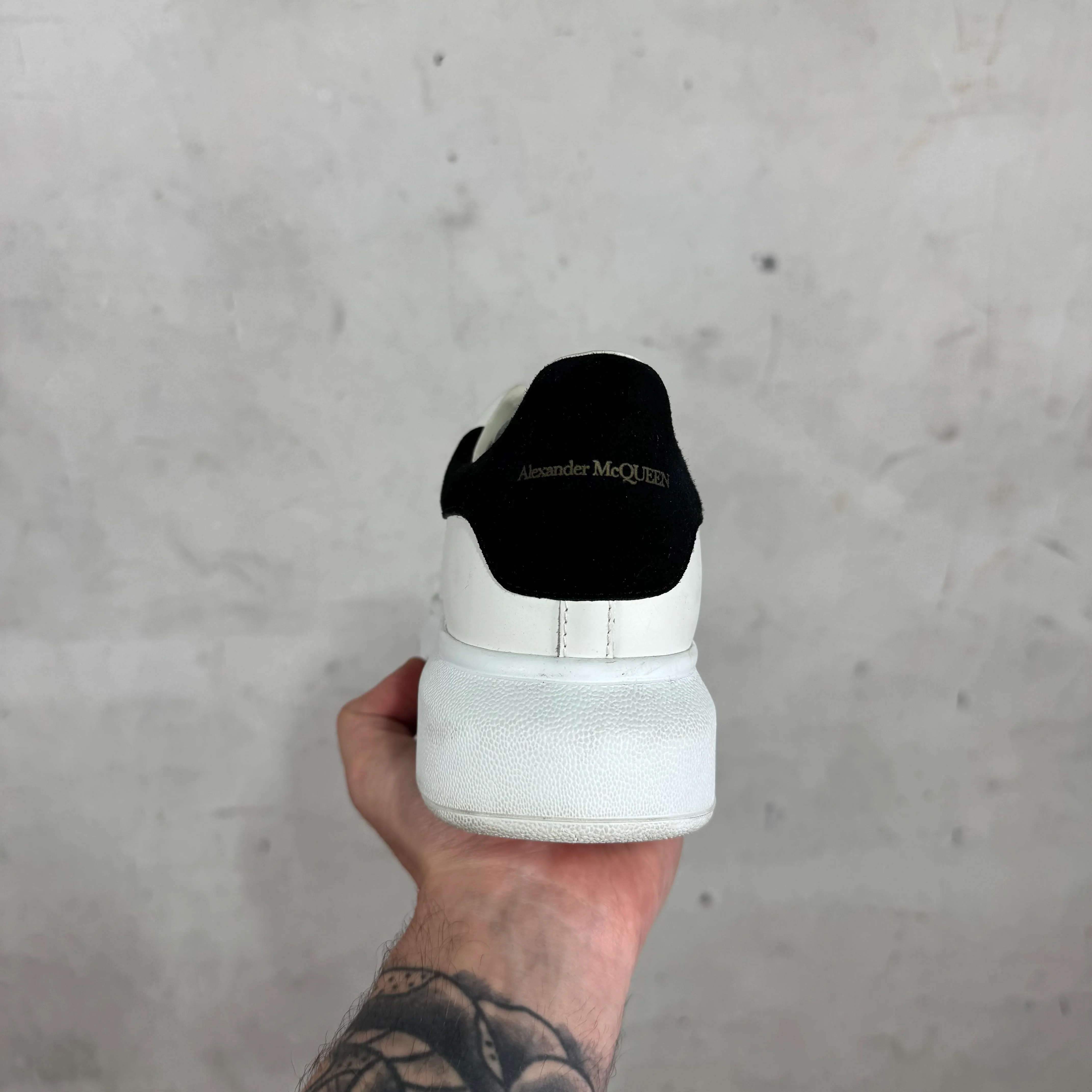 Alexander McQueen Classic Low Sneakers - Image 12