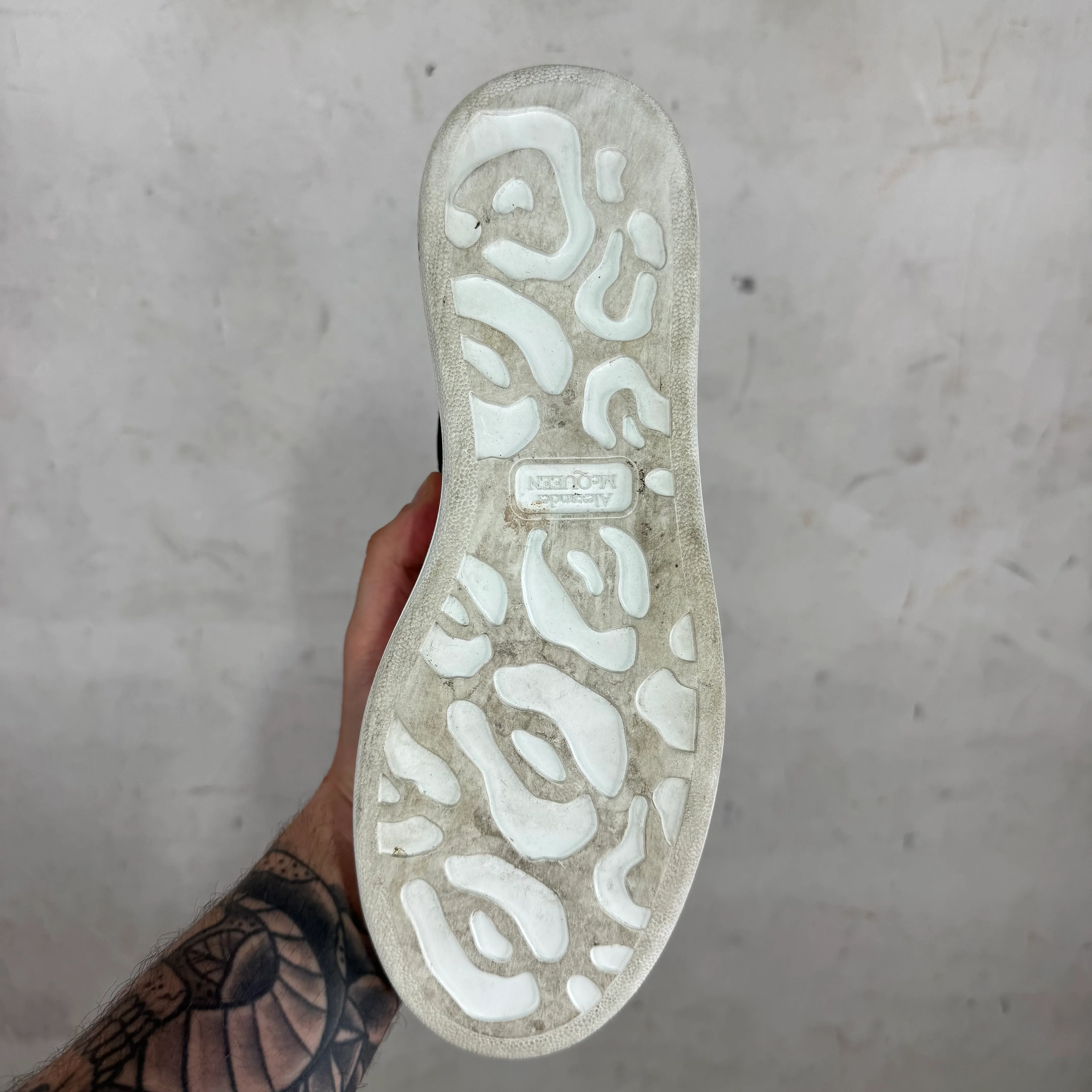 Alexander McQueen Classic Low Sneakers - Image 4