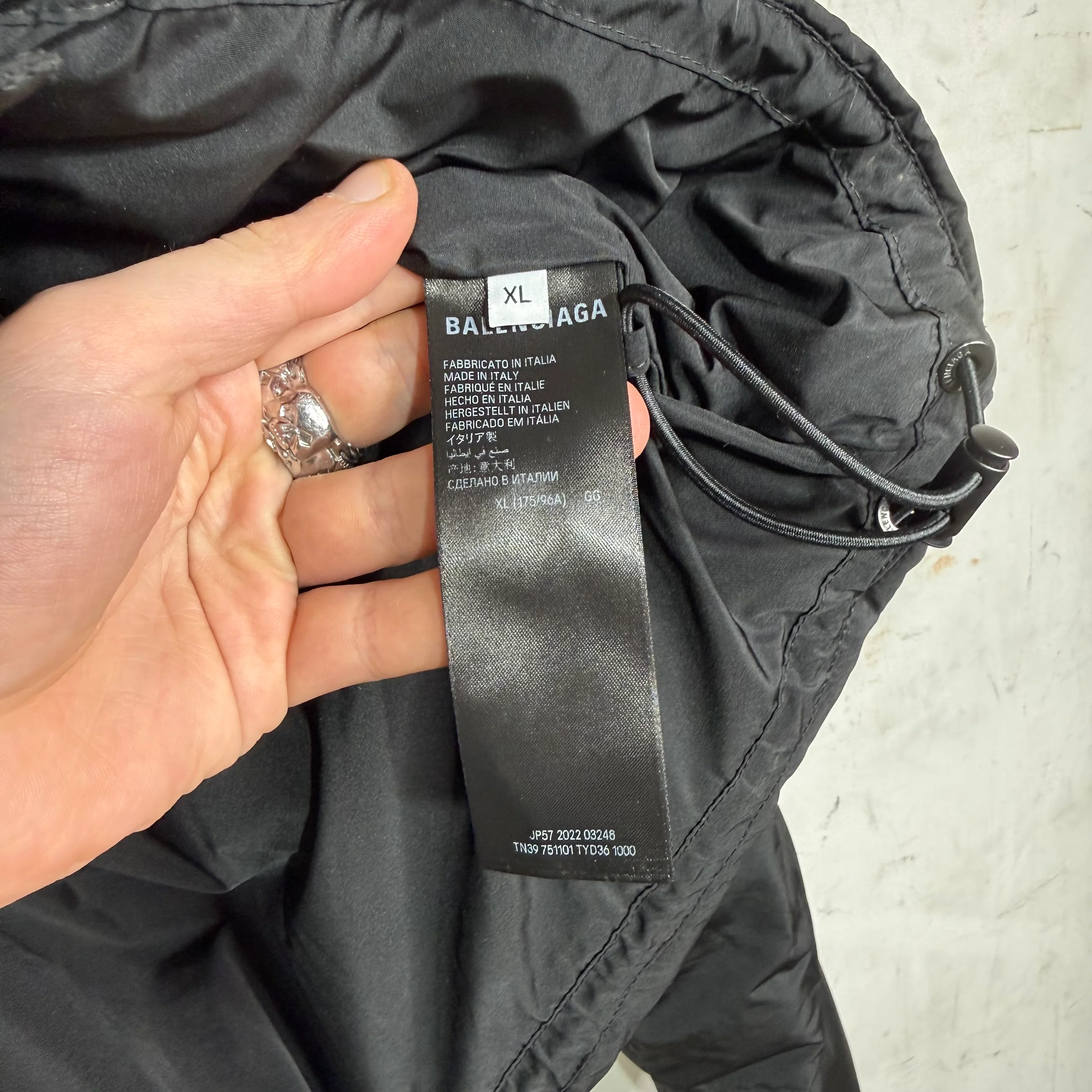Balenciaga Cropped Puffer Jacket - Image 4