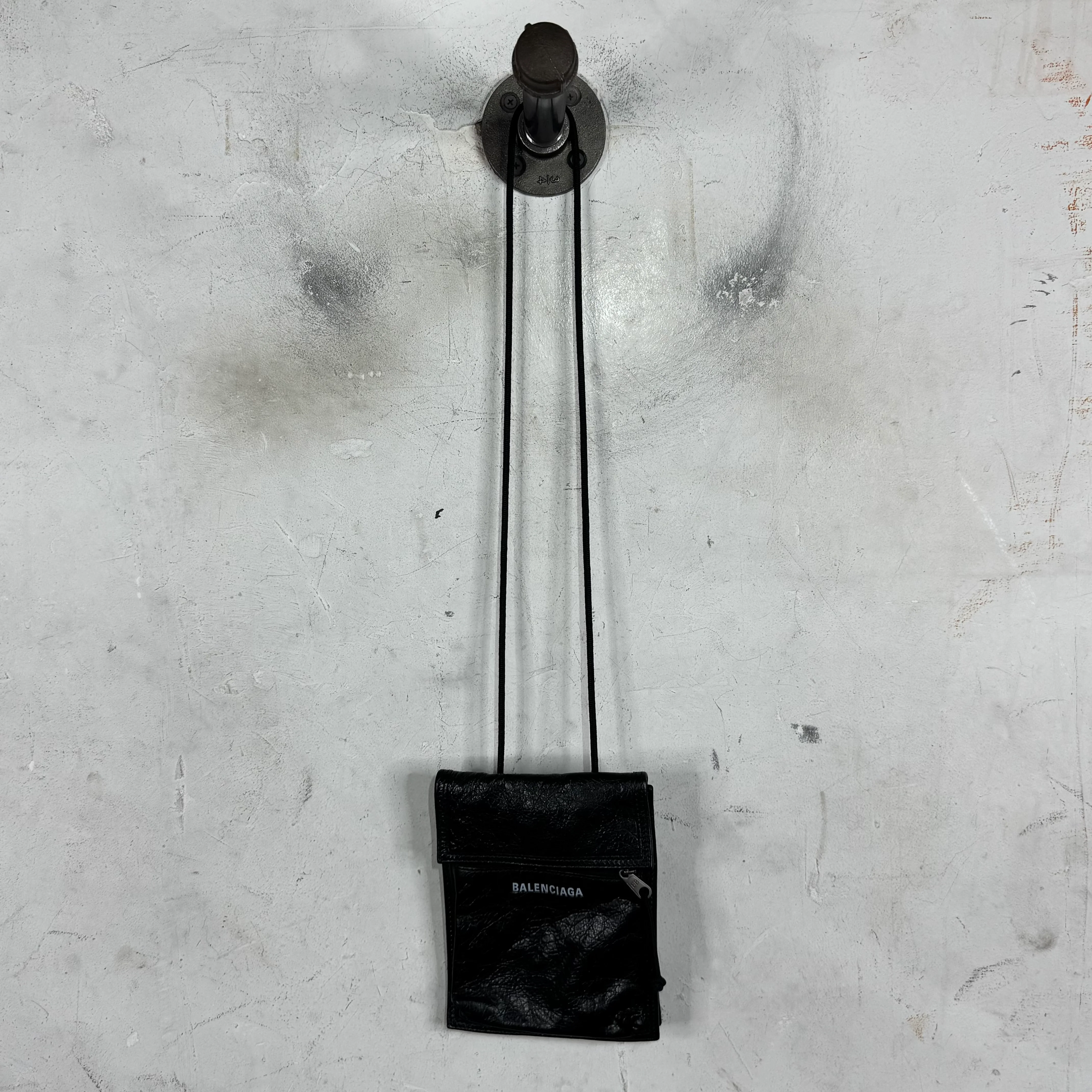Balenciaga Leather Logo Side Pouched Messenger - Image 3