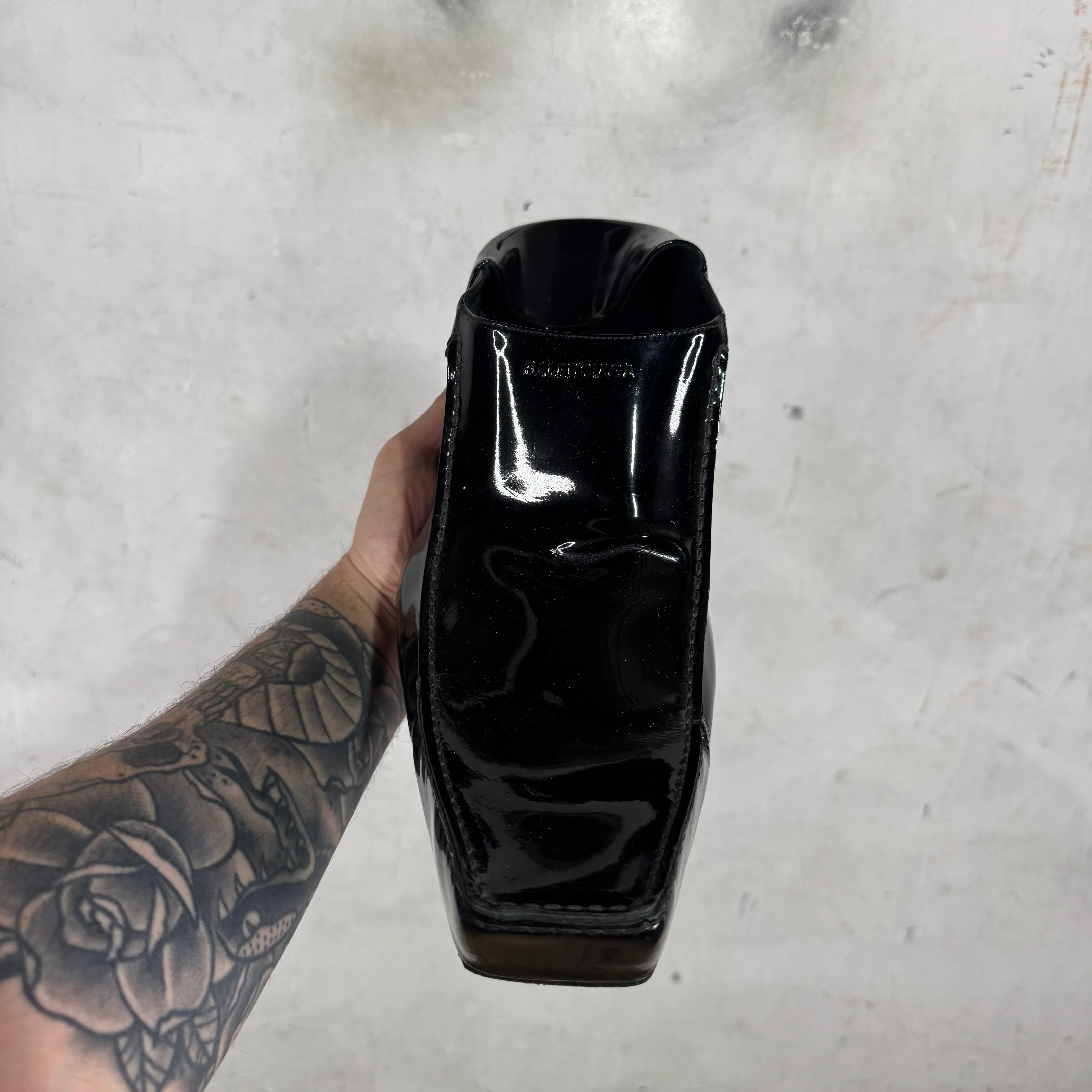 Balenciaga Patent Romeo Collapse Mules - Image 3