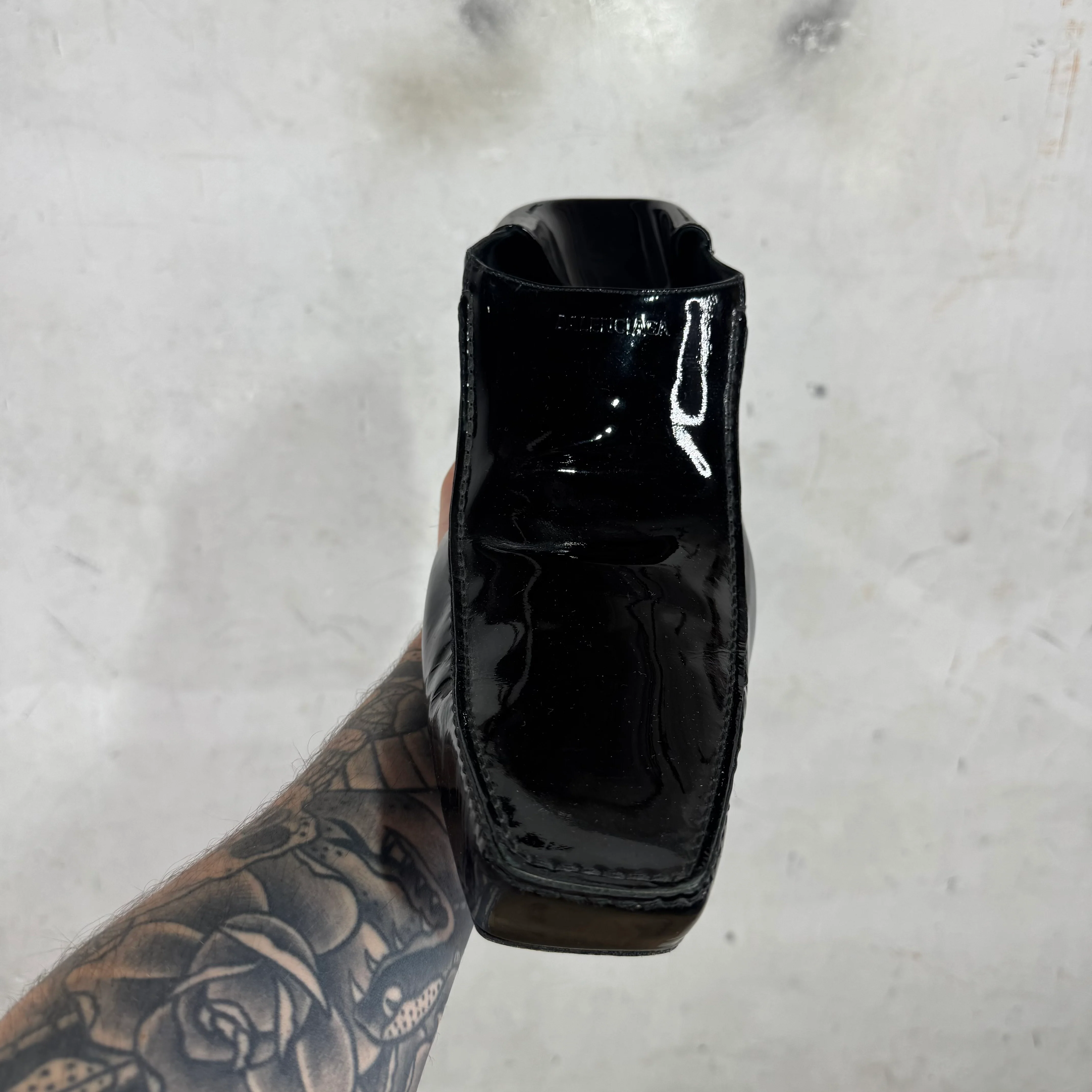 Balenciaga Patent Romeo Collapse Mules - Image 8