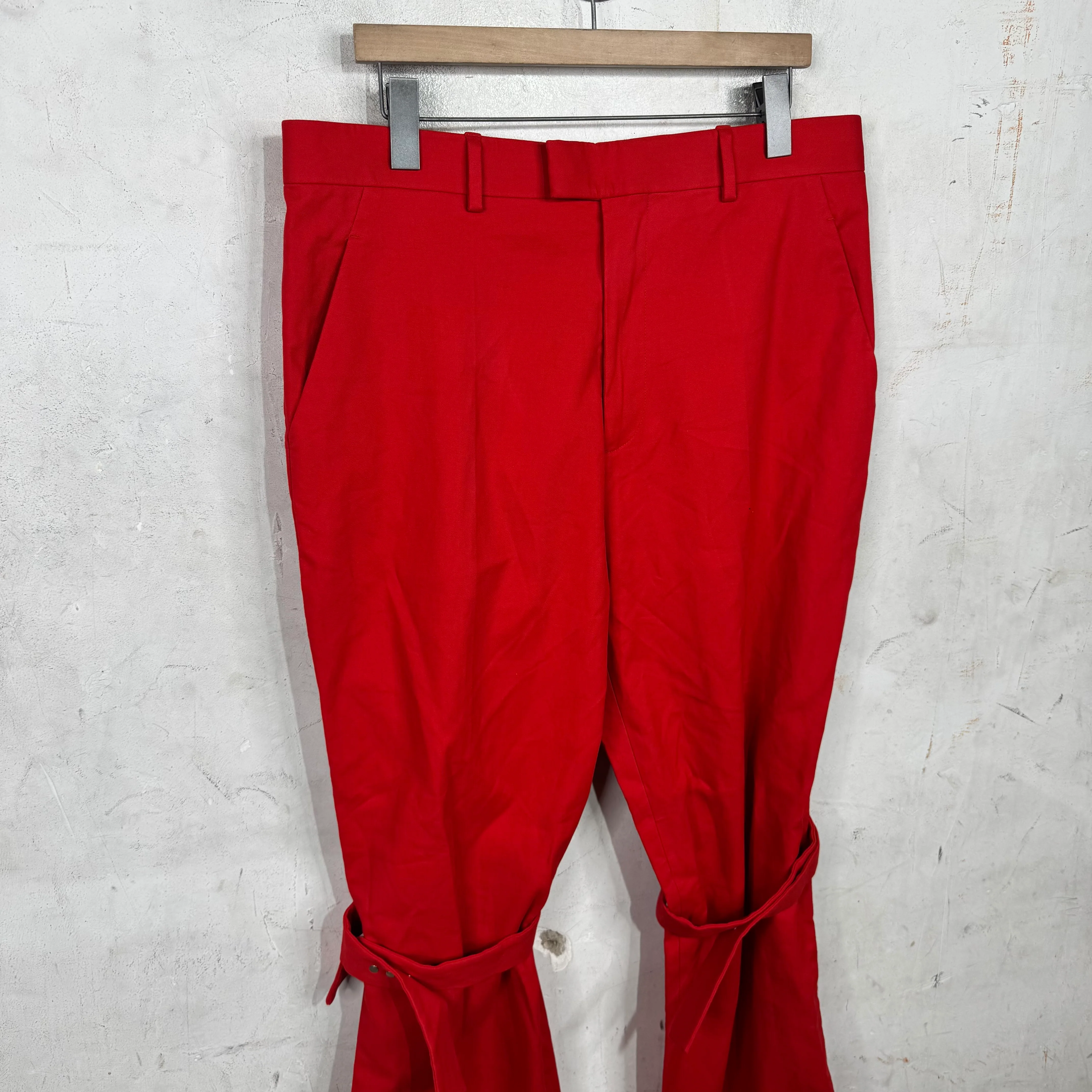 Bottega Veneta Gabardine Knee Strap Pants Red - Image 6