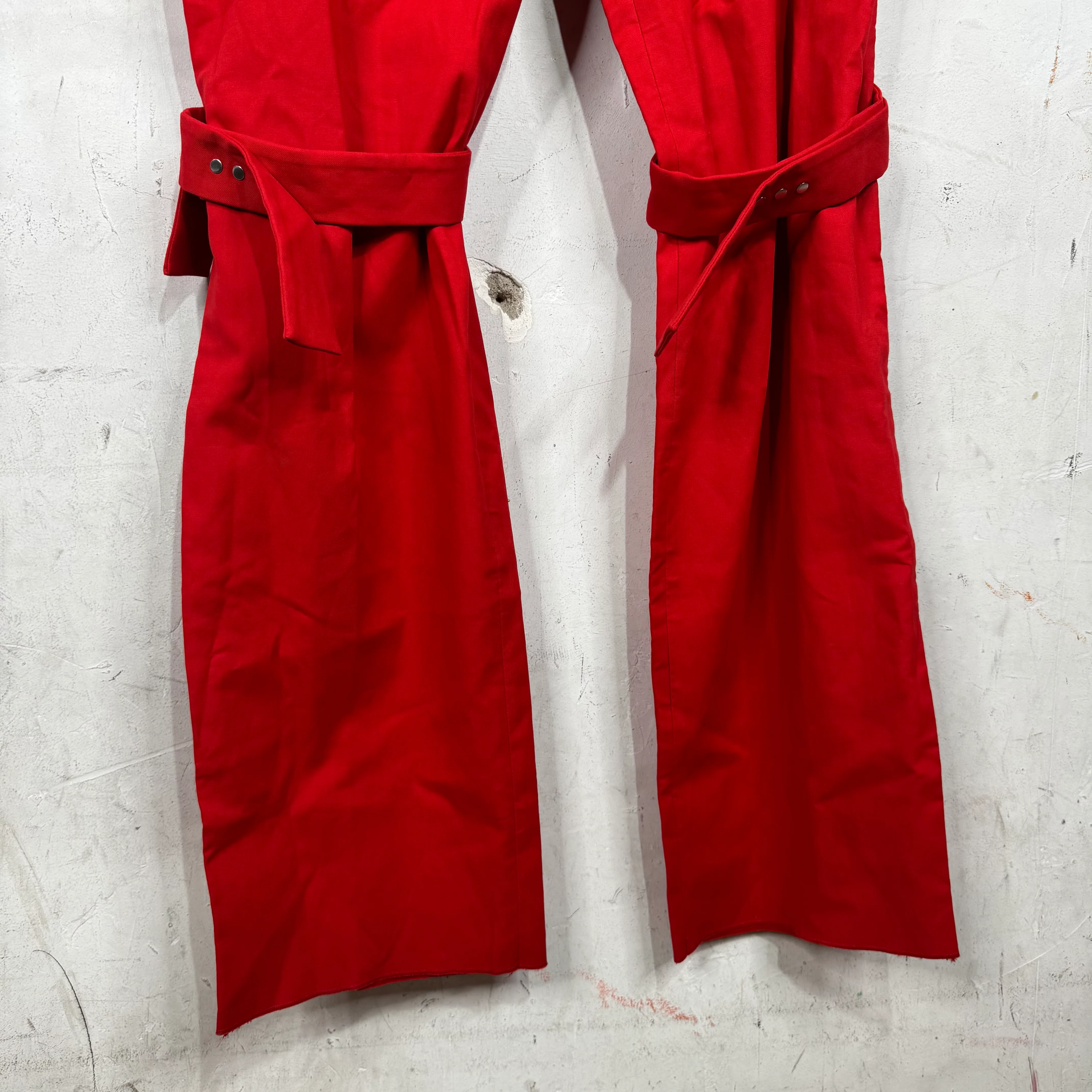 Bottega Veneta Gabardine Knee Strap Pants Red - Image 8