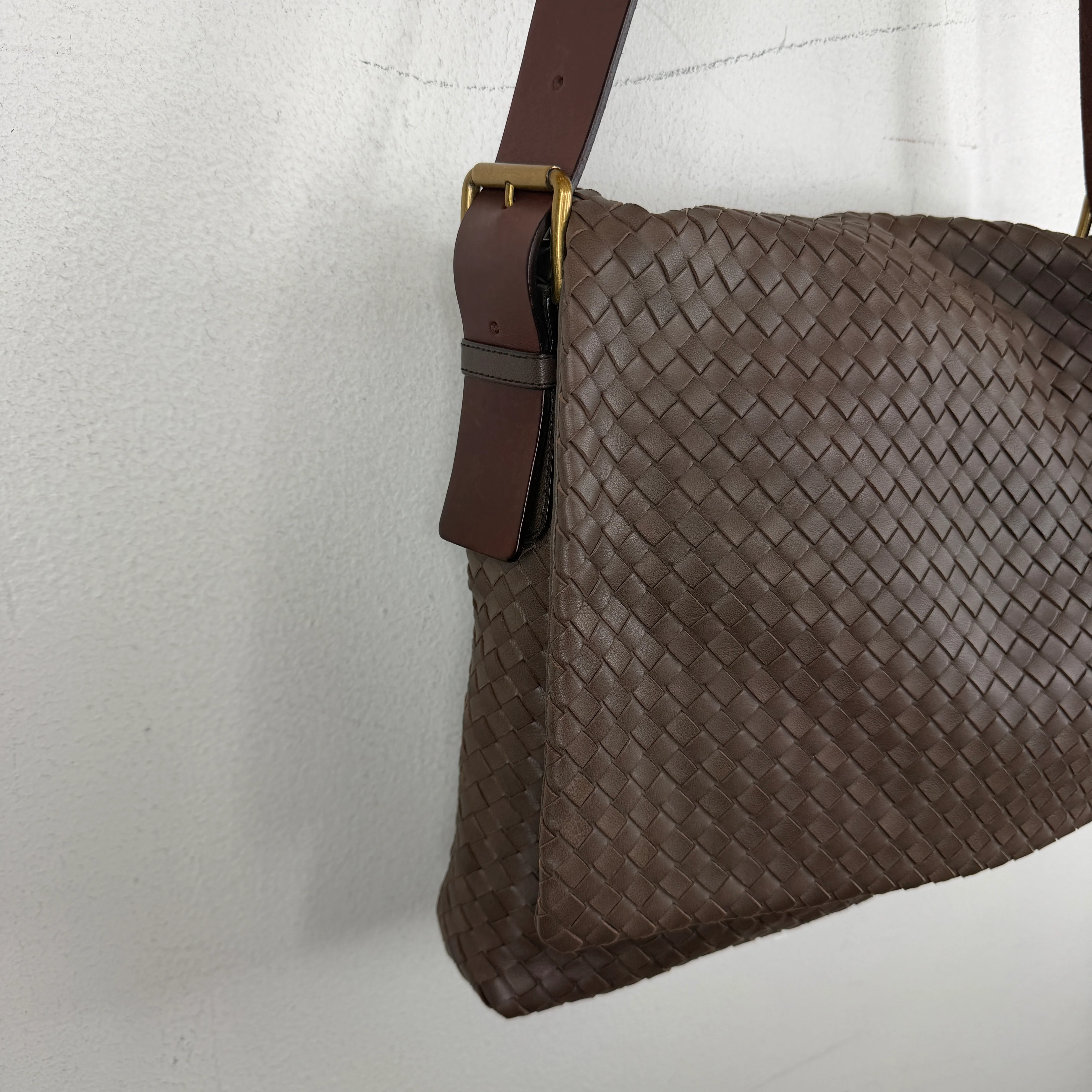 Bottega Veneta Intrecciato Messenger Bag - Image 10