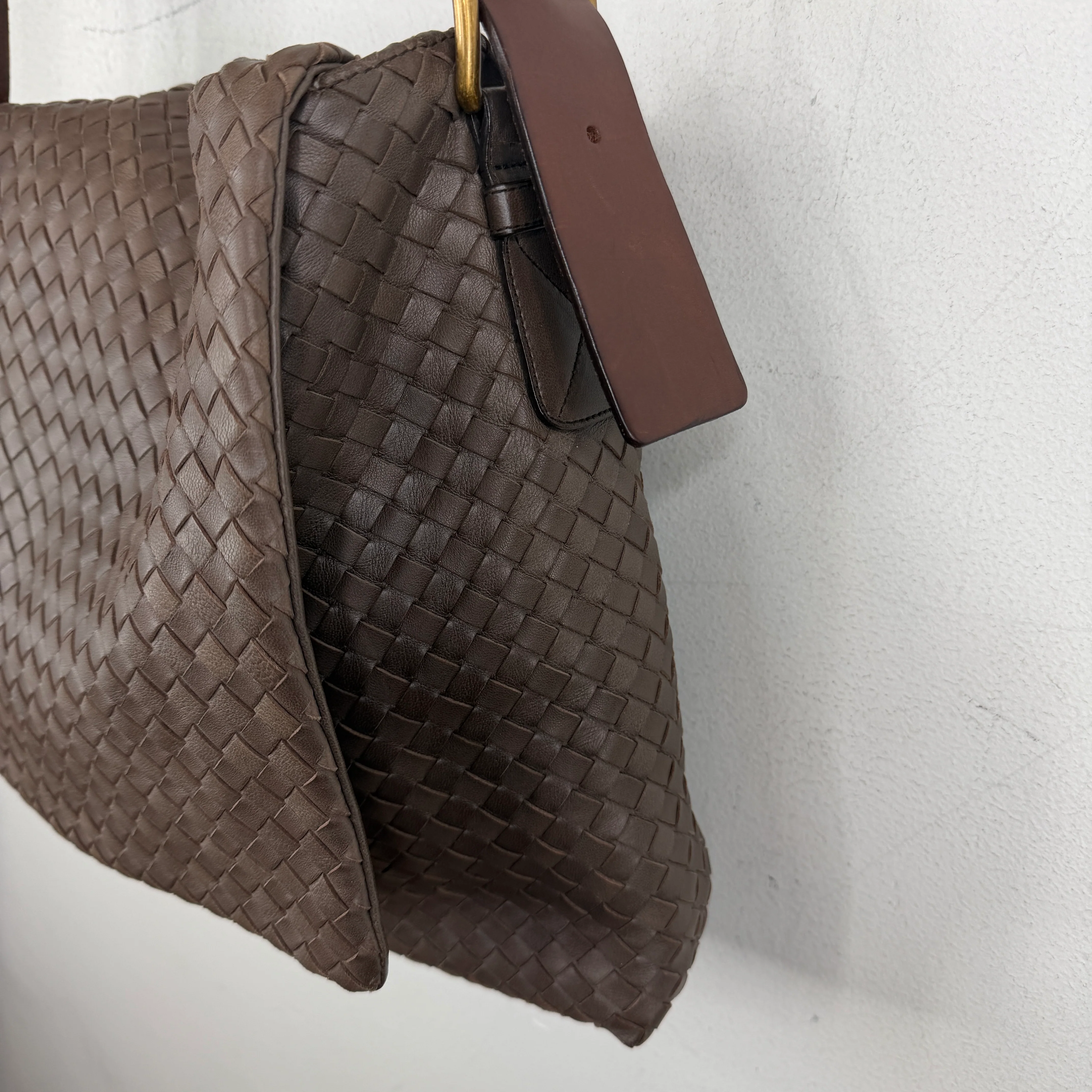 Bottega Veneta Intrecciato Messenger Bag - Image 11