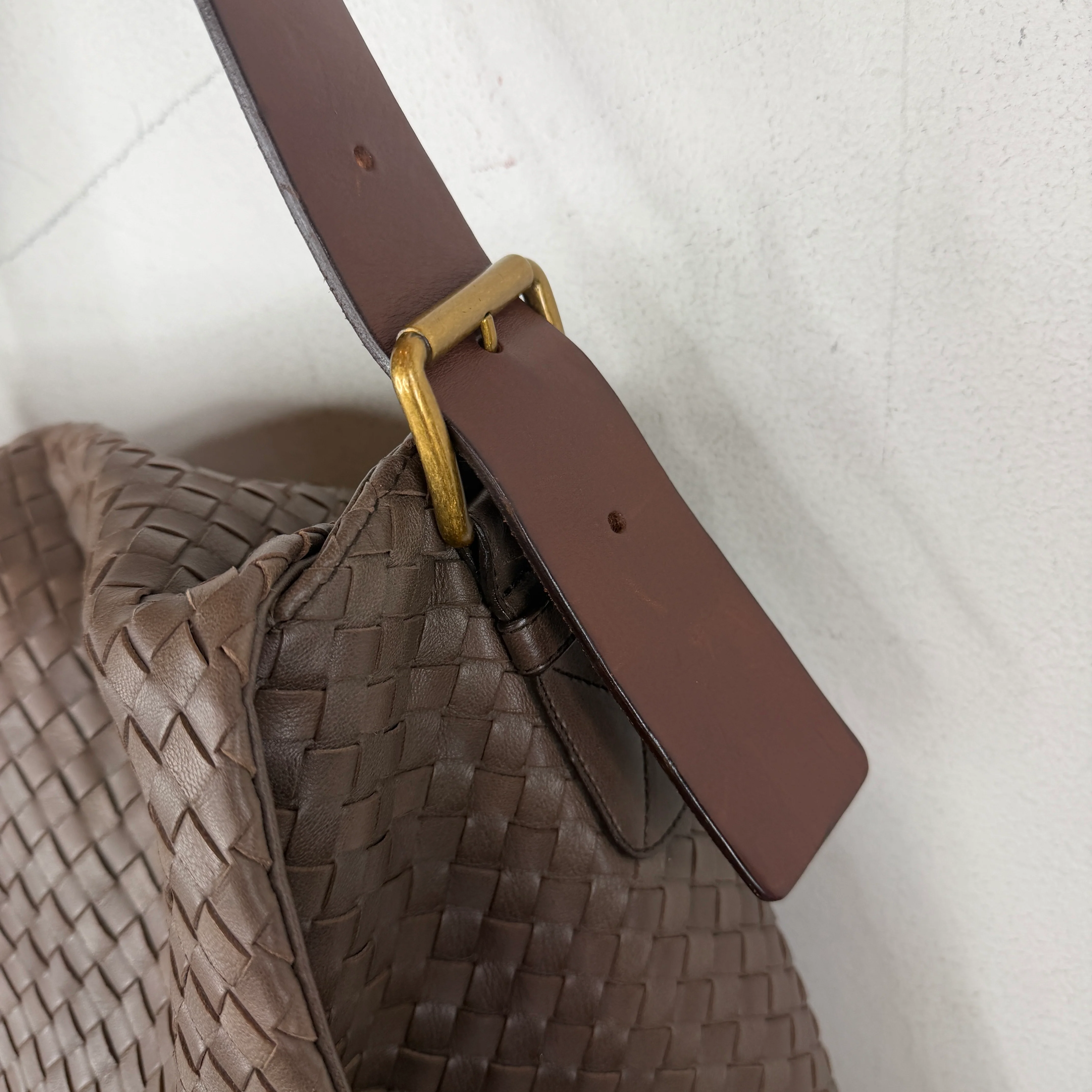 Bottega Veneta Intrecciato Messenger Bag - Image 8