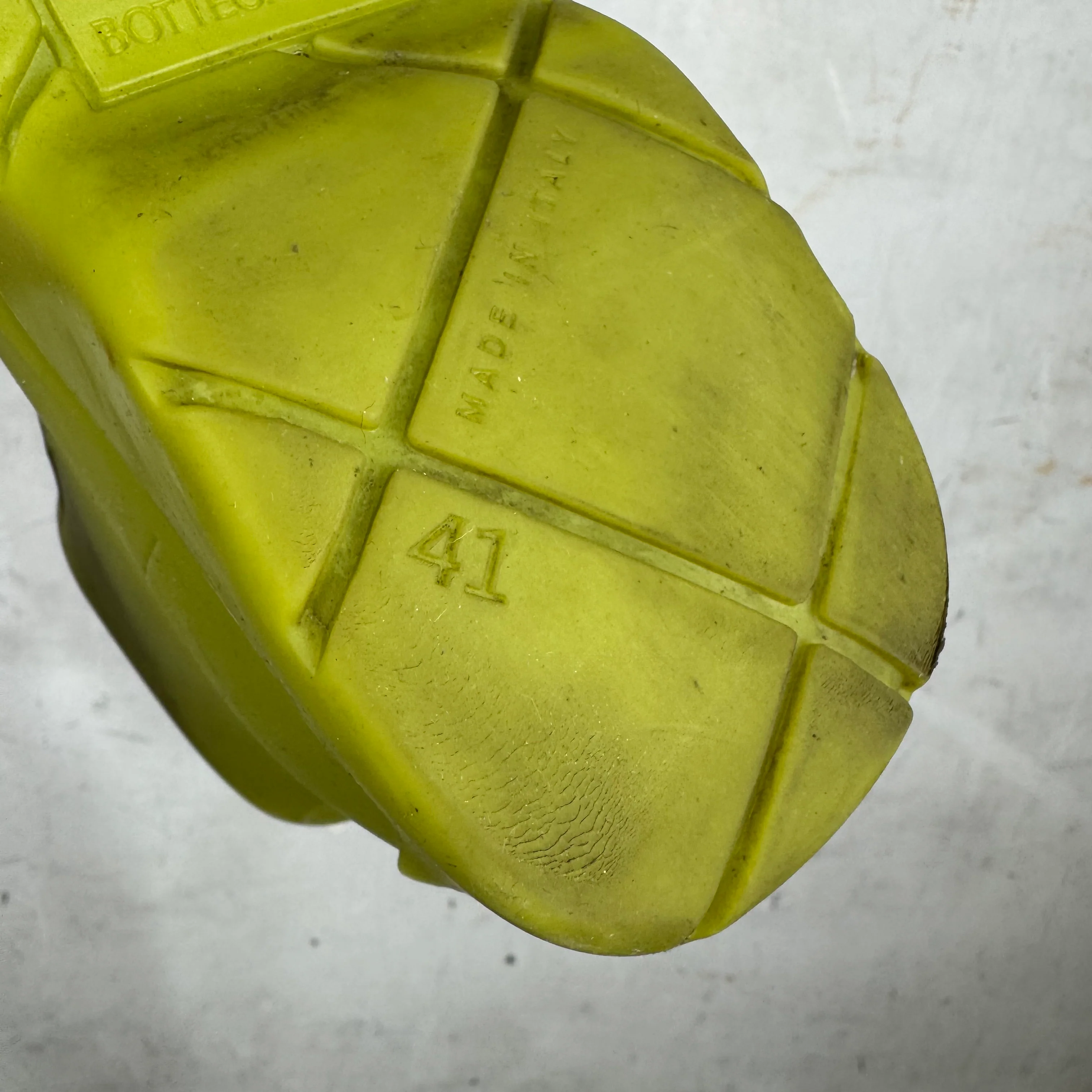 Bottega Veneta Neon Rubber Puddle Boots - Image 12