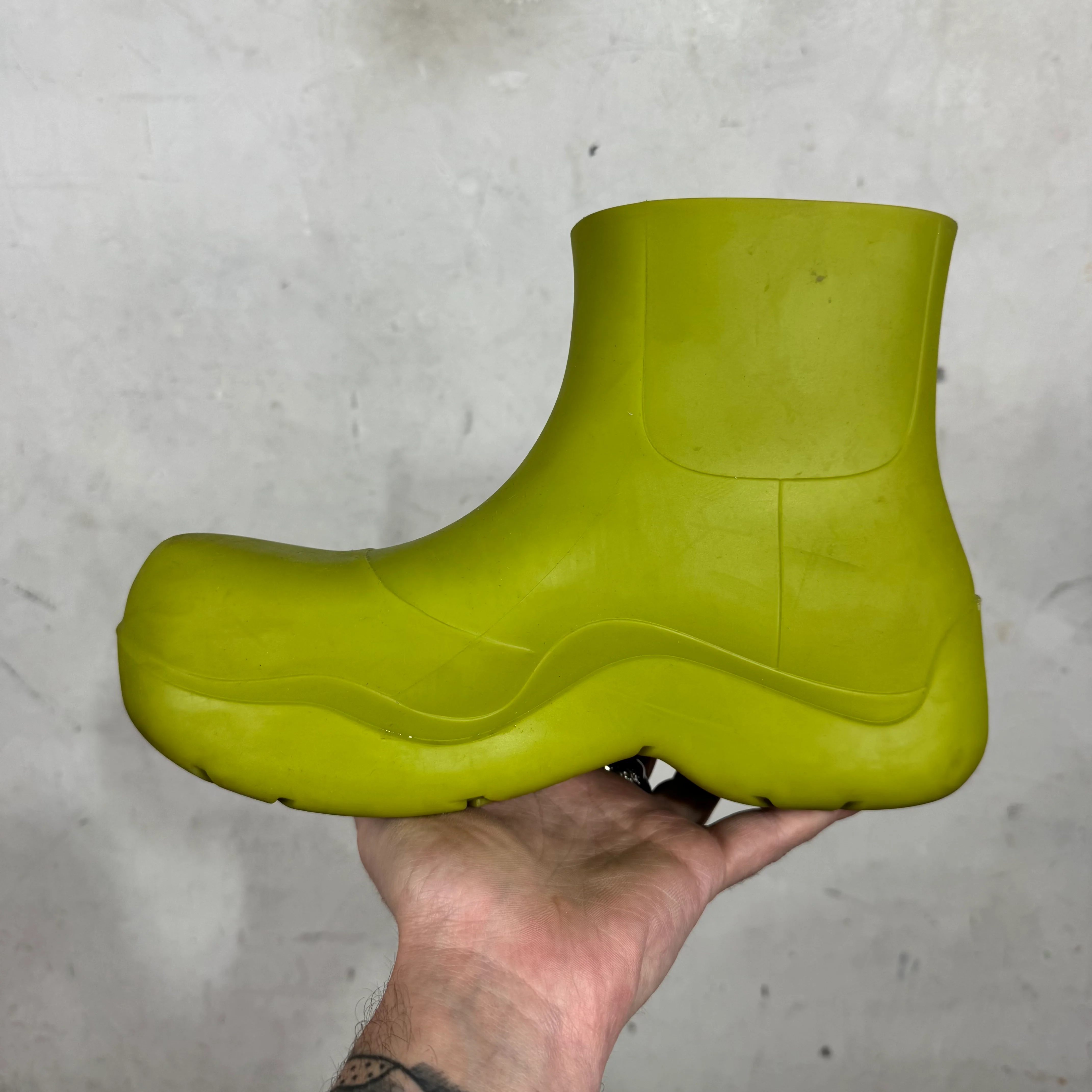 Bottega Veneta Neon Rubber Puddle Boots - Image 4