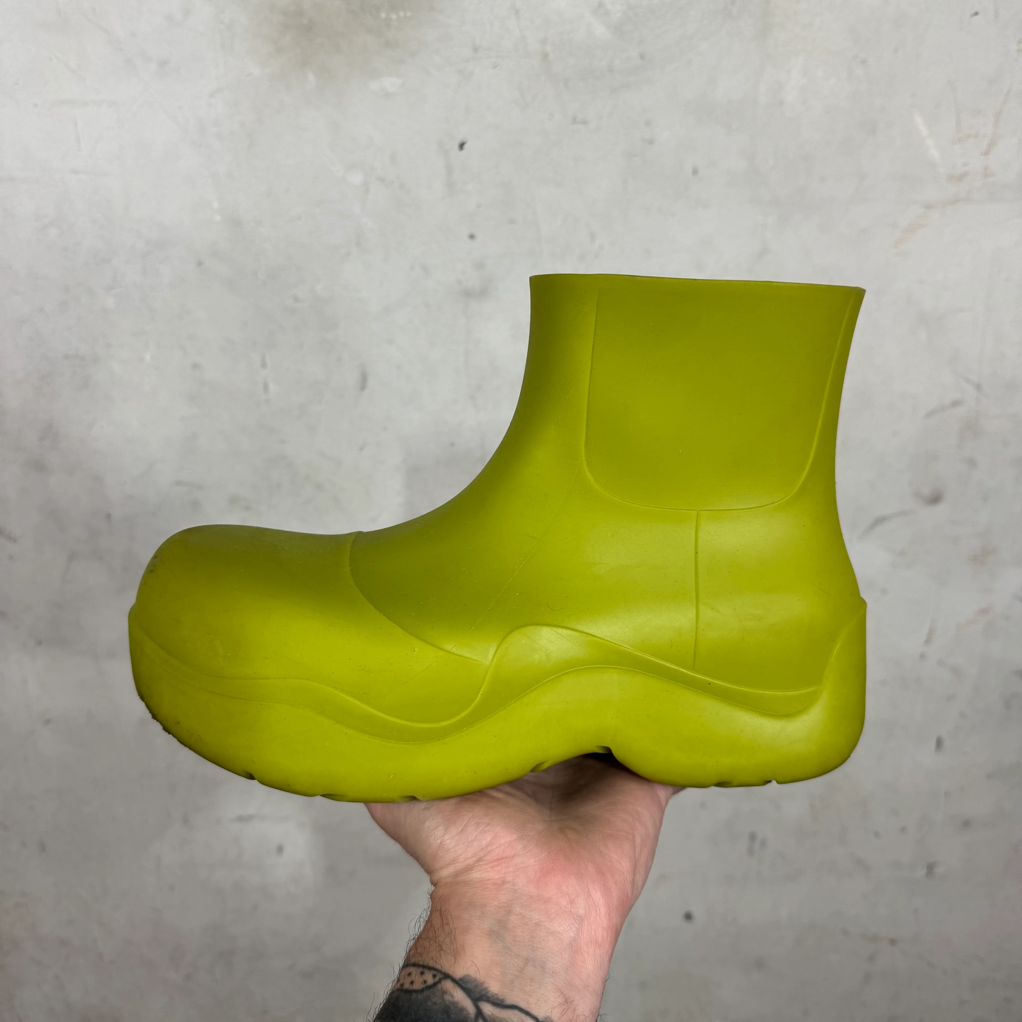 Bottega Veneta Neon Rubber Puddle Boots - Image 7