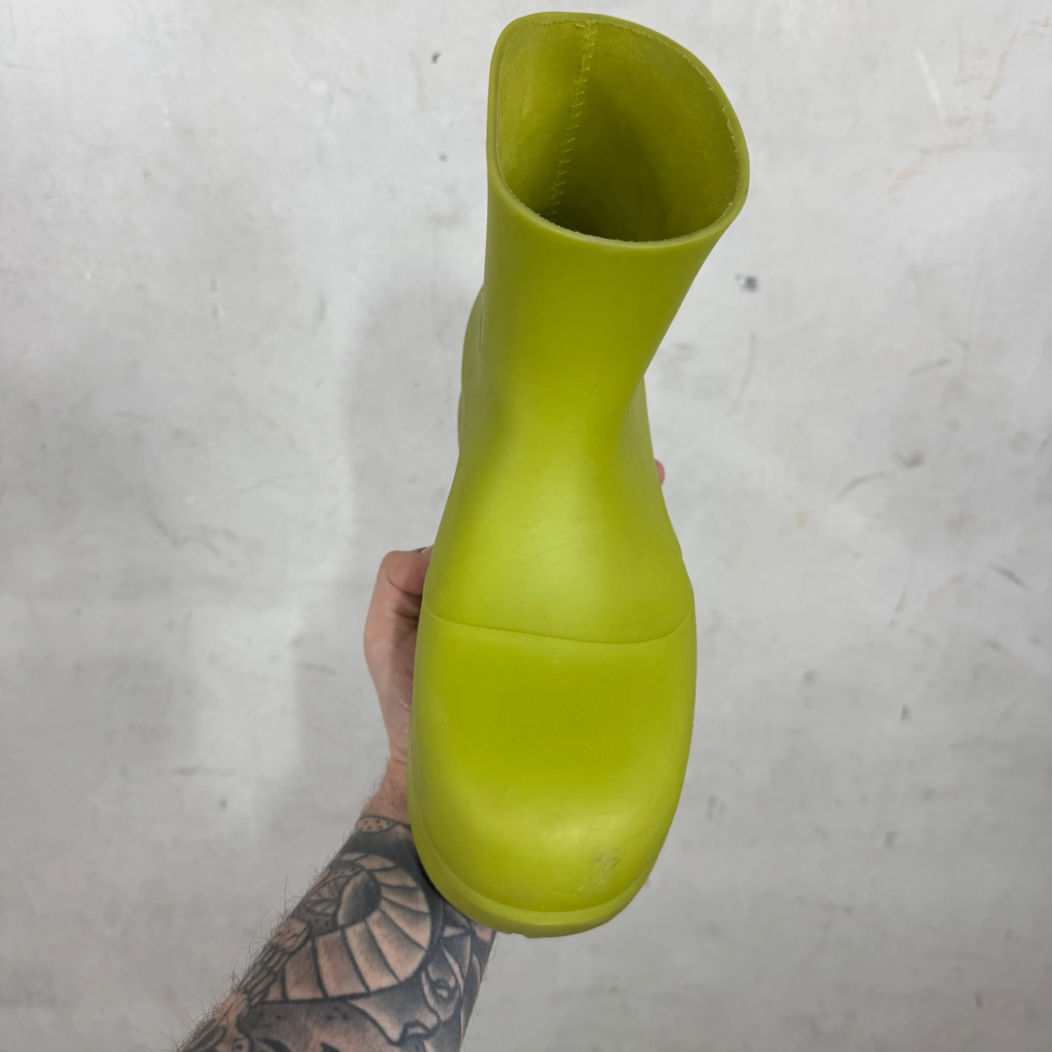 Bottega Veneta Neon Rubber Puddle Boots - Image 8