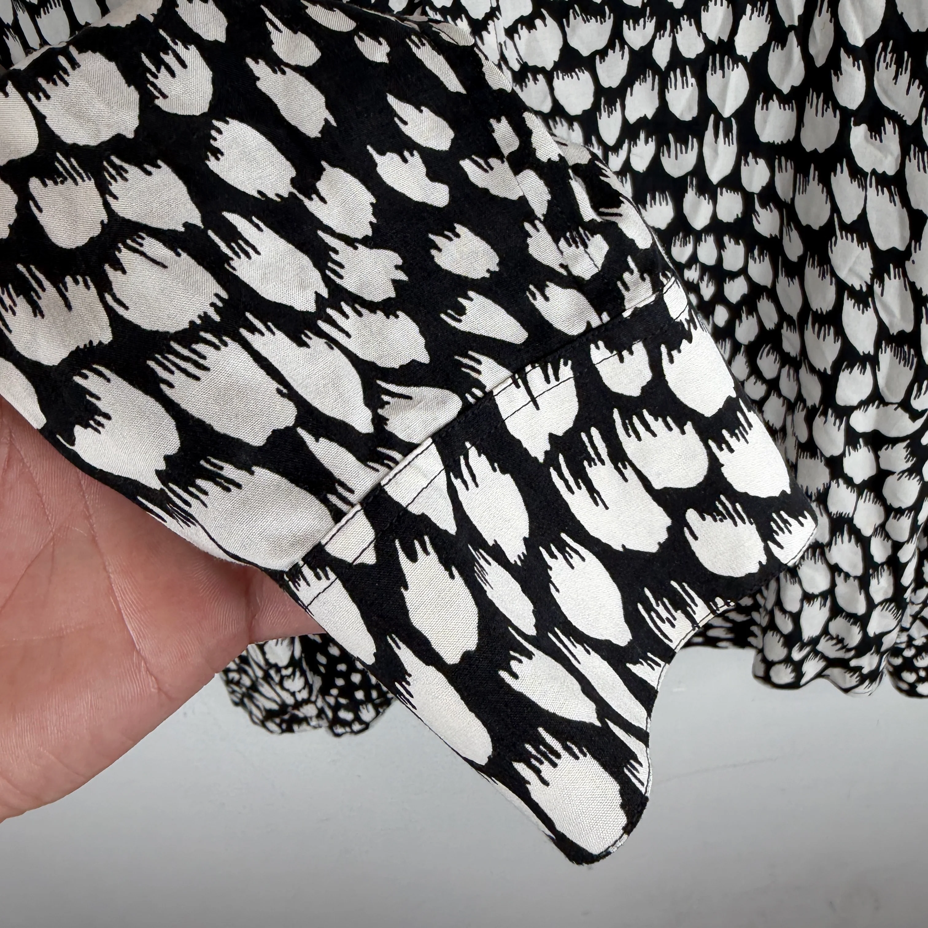 Celine Black/White Printed Viscose Button Up Shirt - Image 7