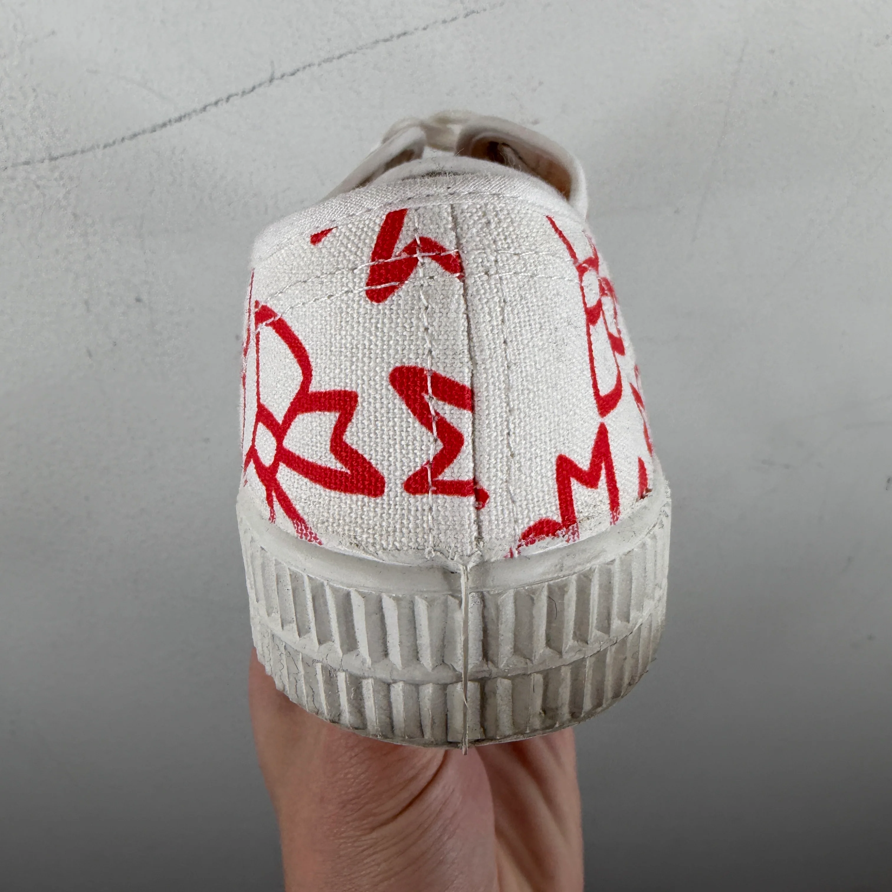 CDG Girl Bowtie Low Top Sneakers - Image 3
