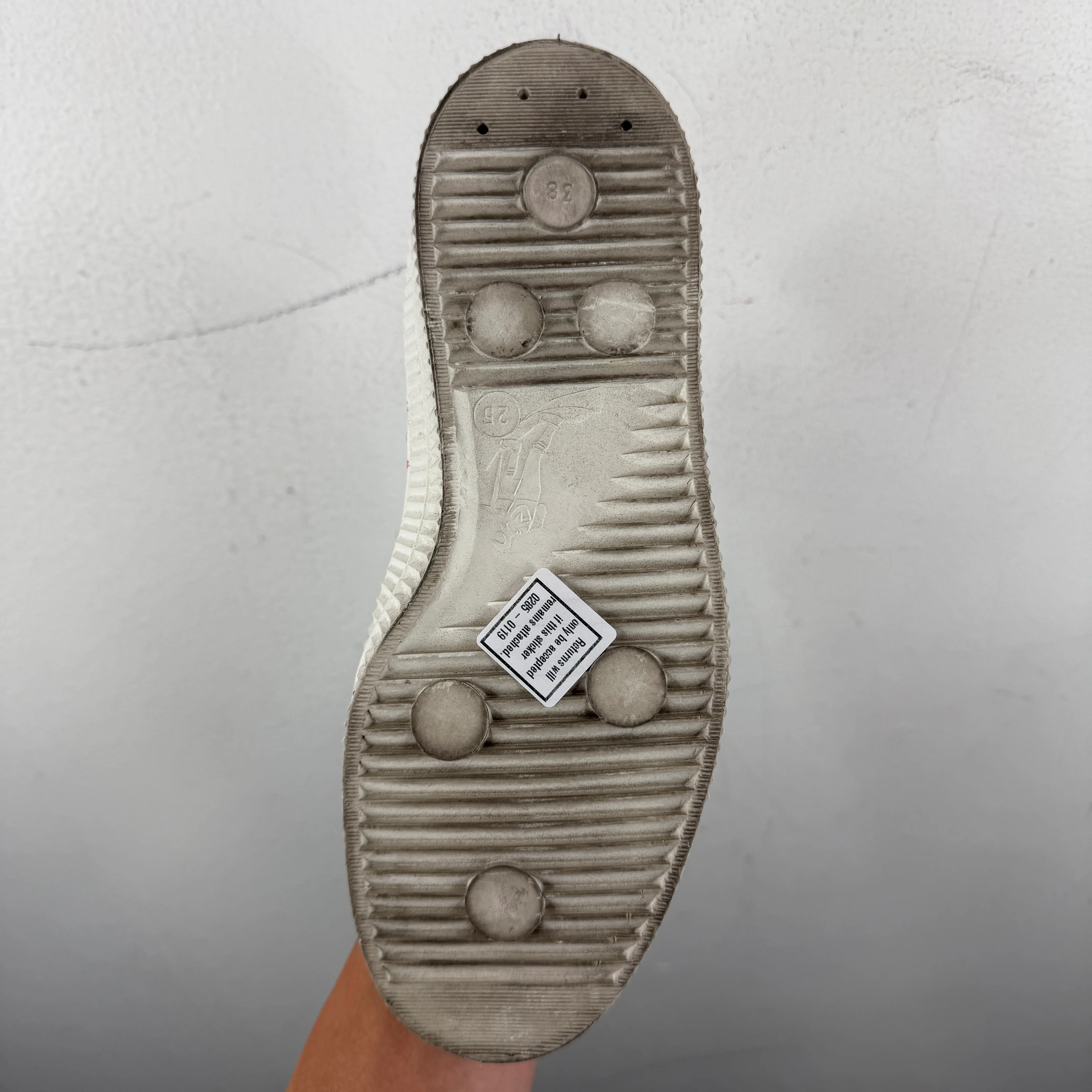 CDG Girl Bowtie Low Top Sneakers - Image 6