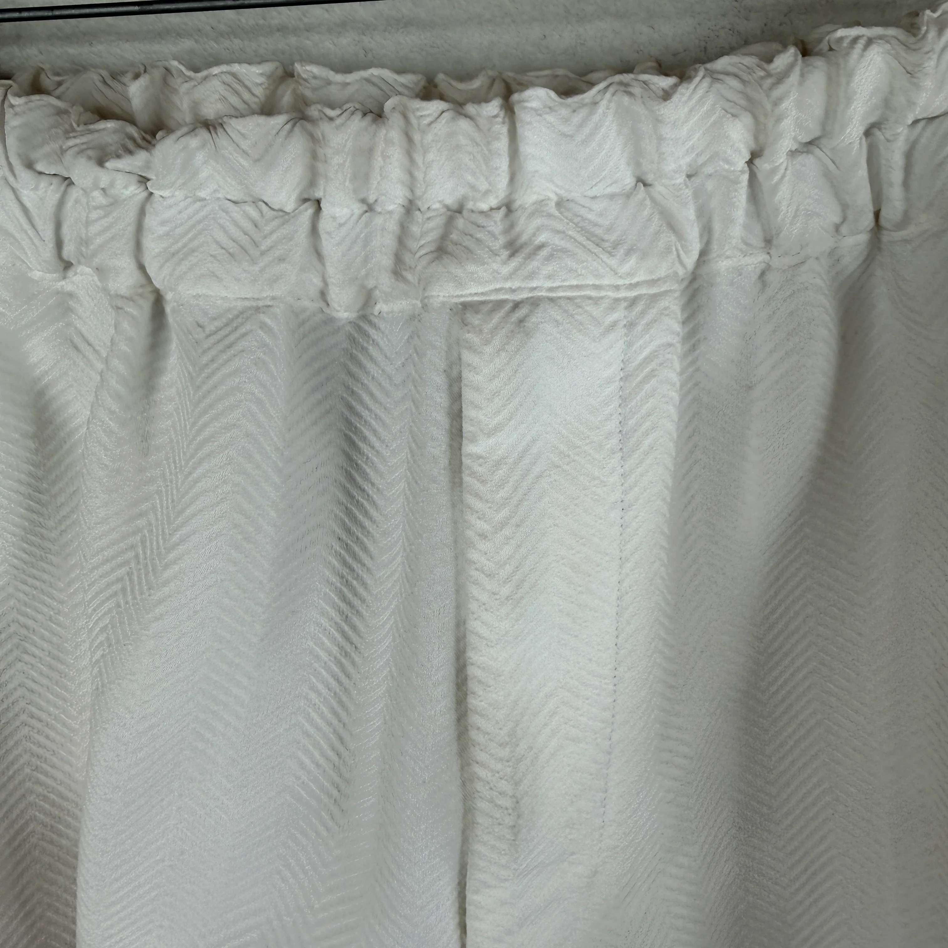 CDG White Pattern Balloon Shorts - Image 14