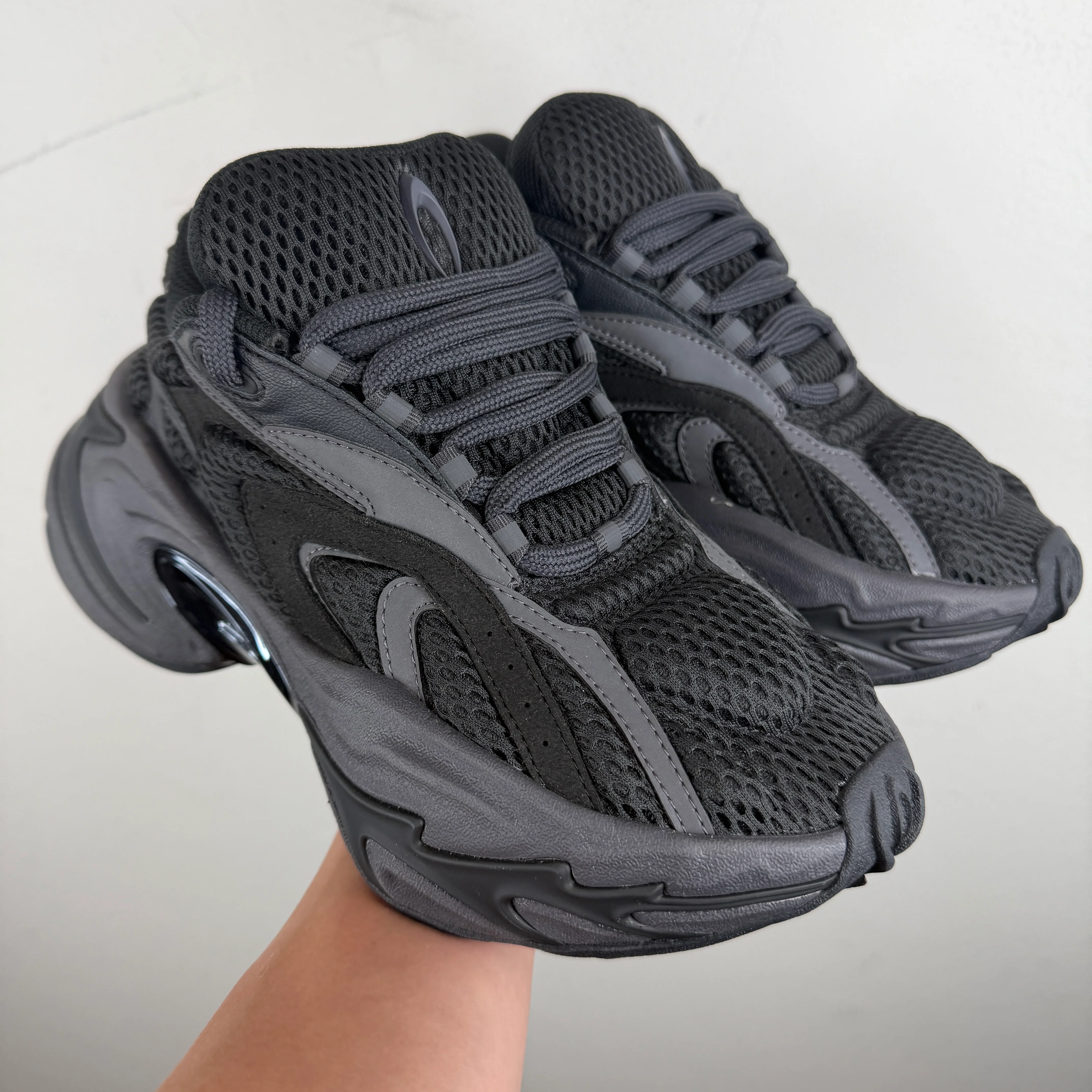 Type Various Black Zero Sneakers