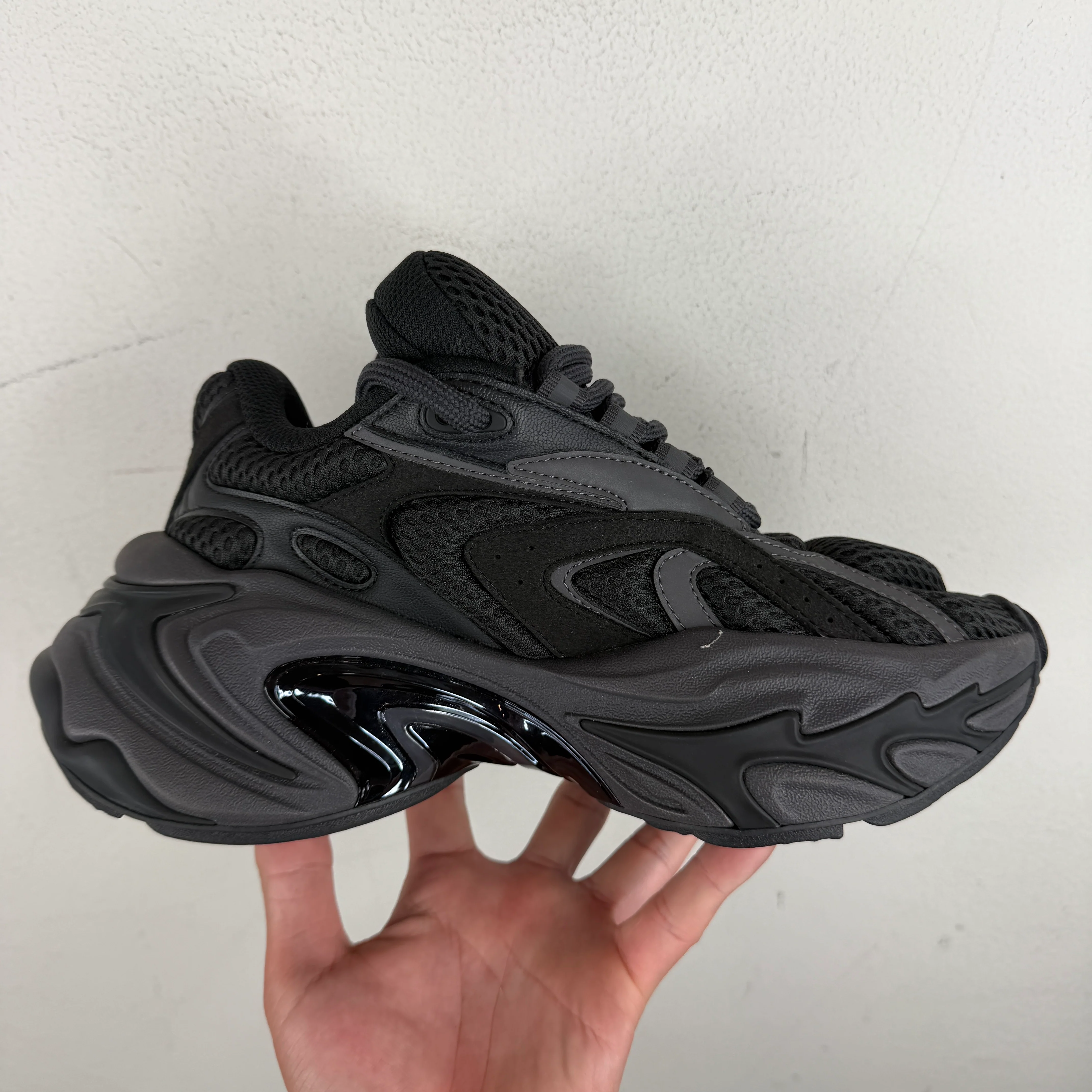 Type Various Black Zero Sneakers - Image 9