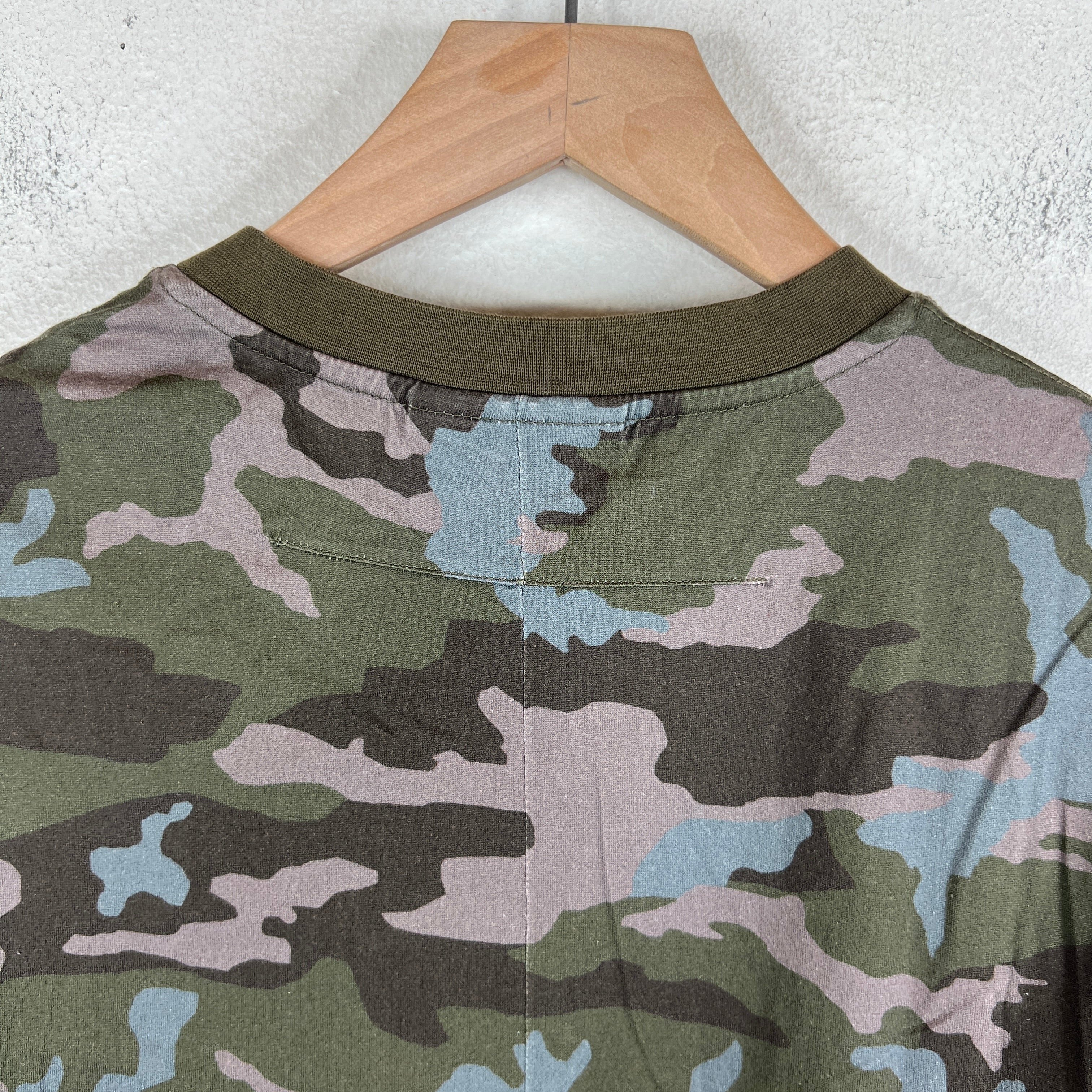 Givenchy Camo/Floral Elongated T-Shirt - Image 8