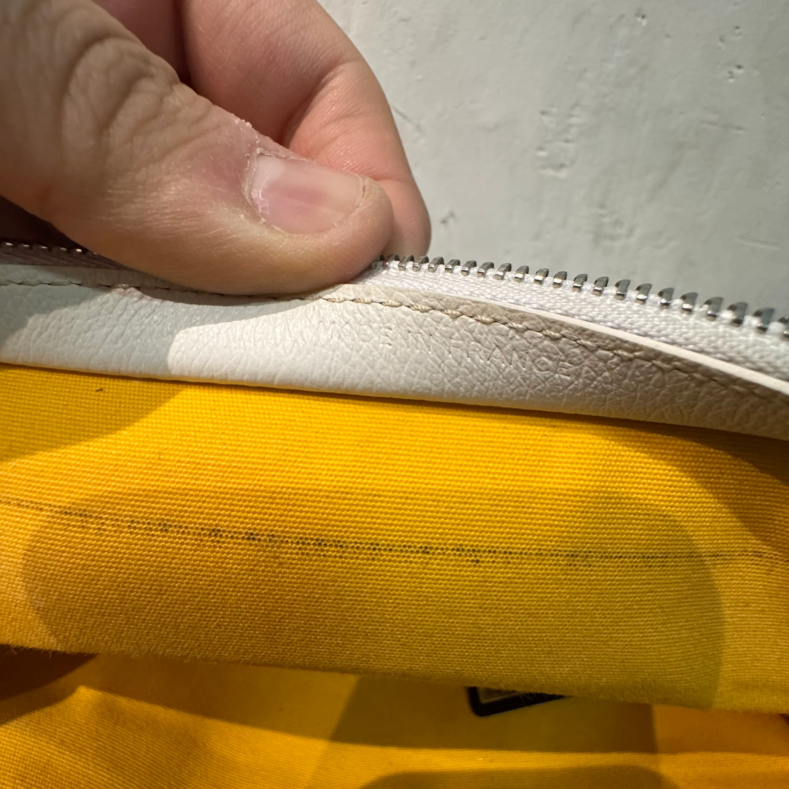 Goyard White Jouvence Toiletry Bag - Image 9