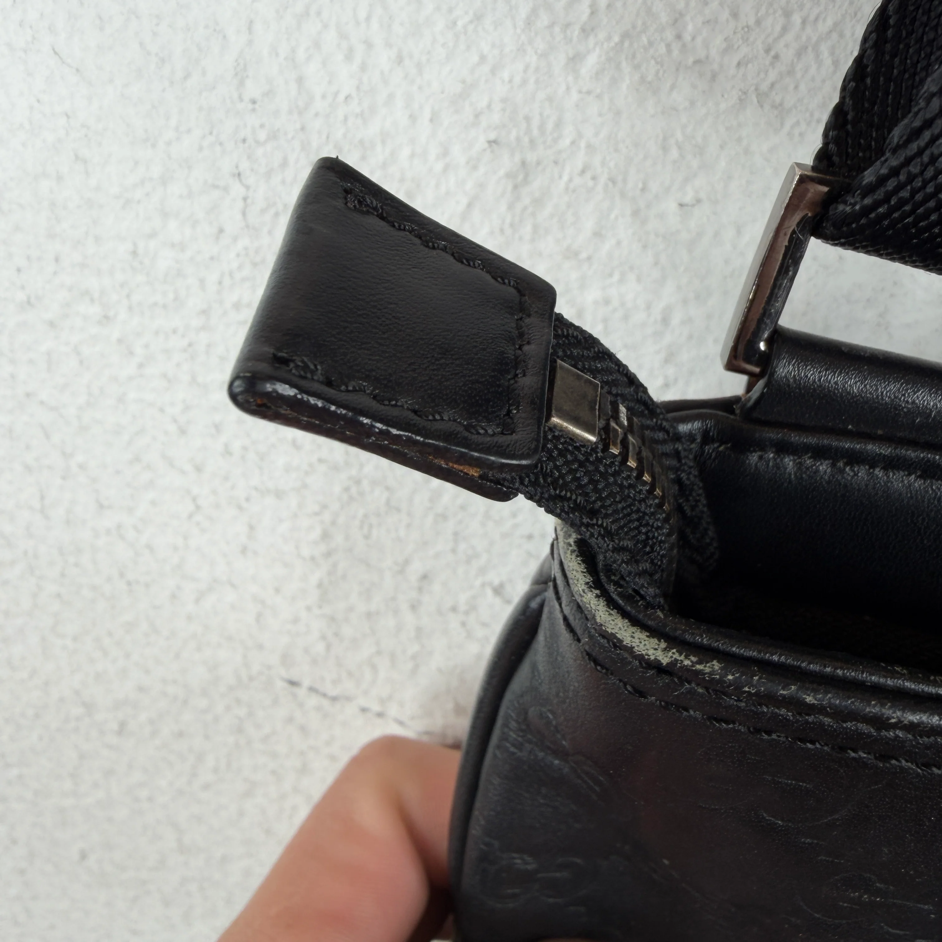 Gucci Leather Monogram Messenger Bag - Image 9