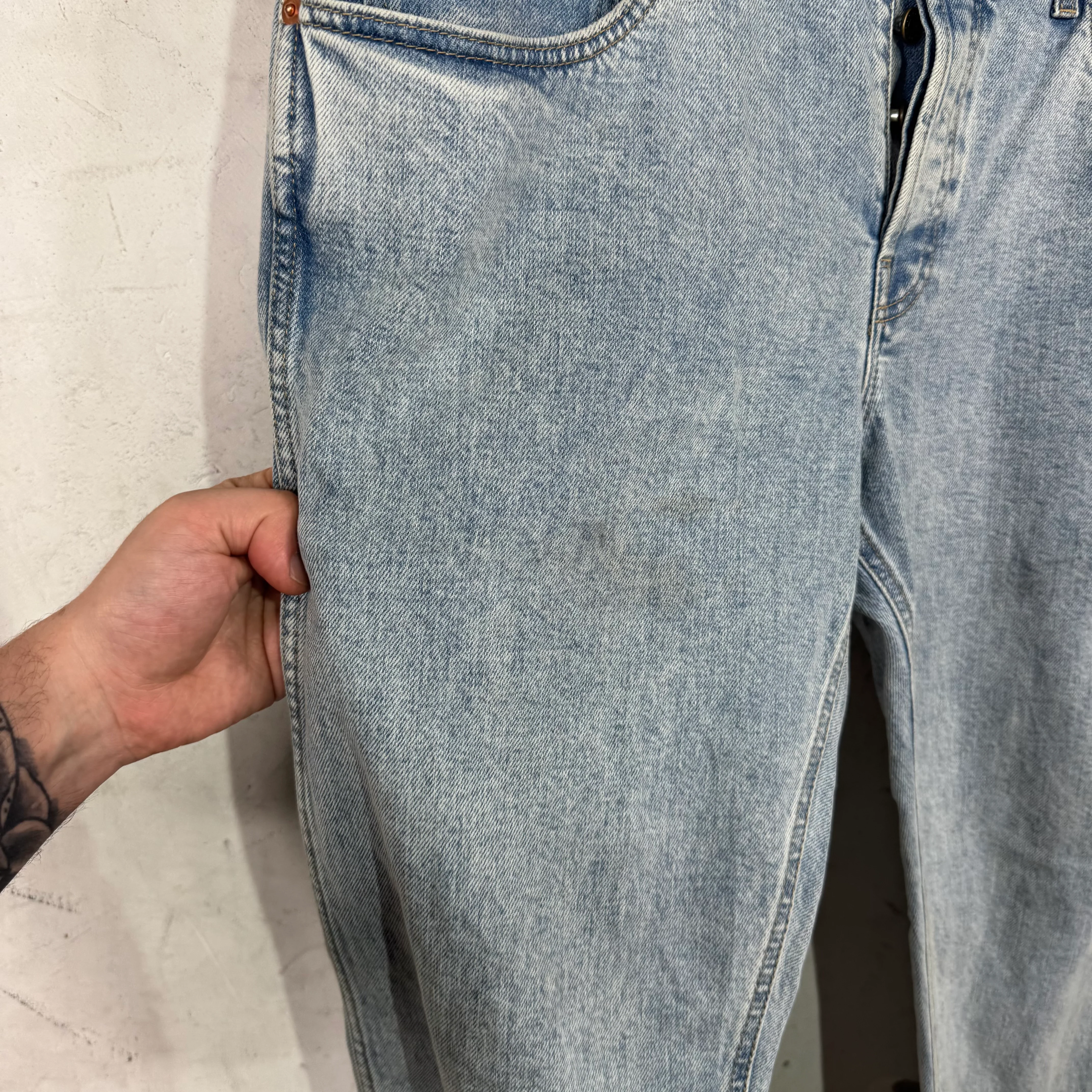 Gucci Lightwash Jeans - Image 9