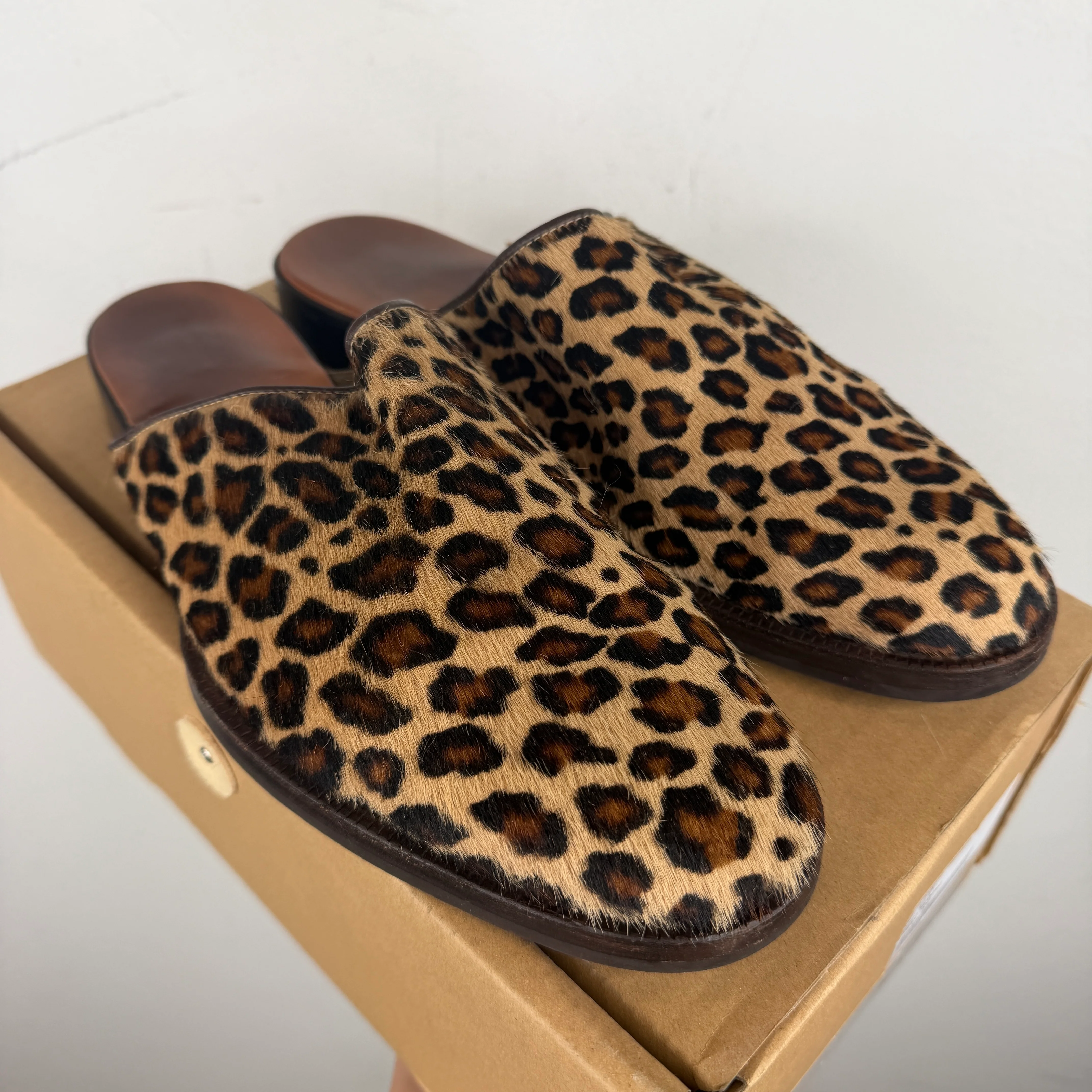 Hender Scheme Cheak Zoo Leopard Mules