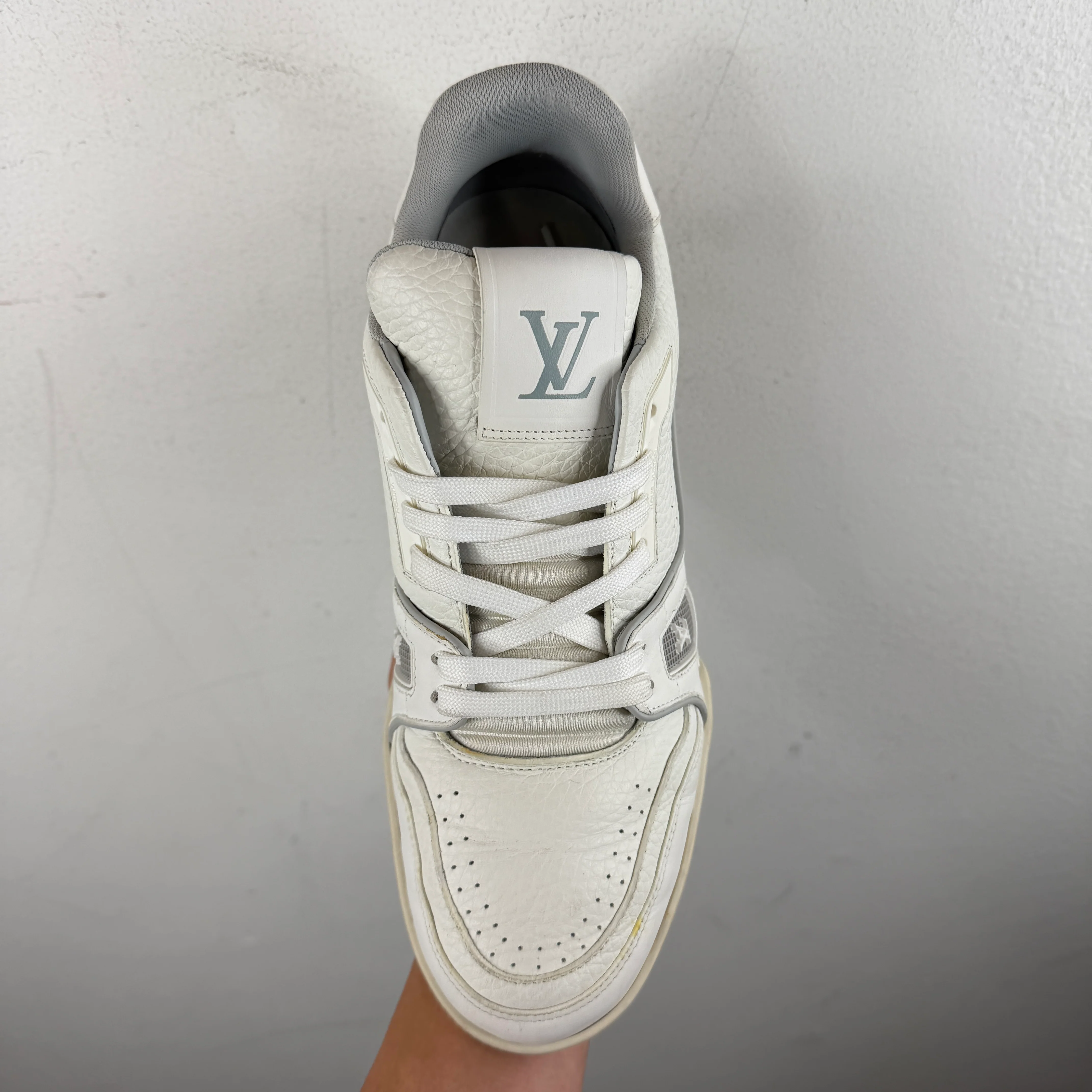 Louis Vuitton White Low Top Trainers - Image 10