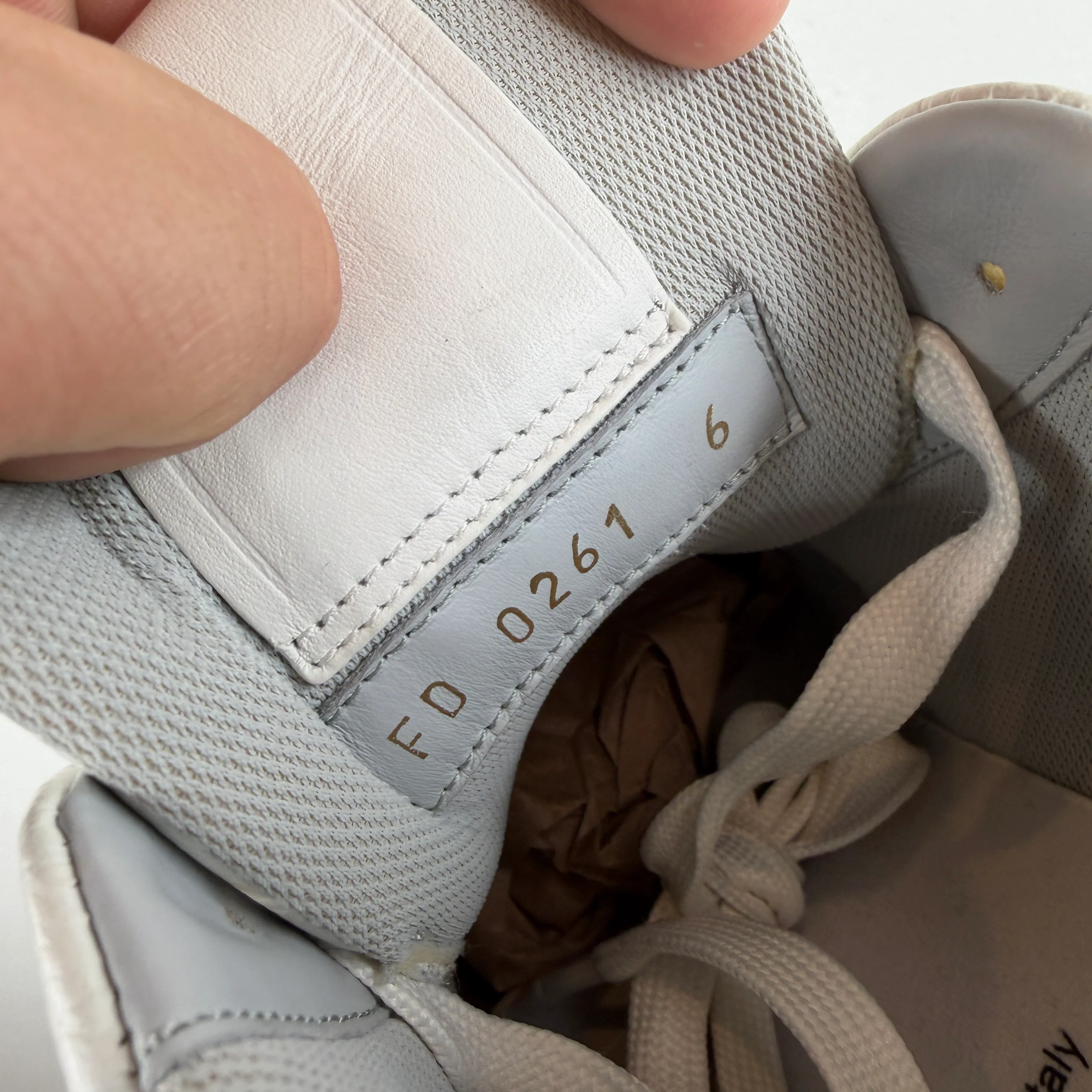 Louis Vuitton White Low Top Trainers - Image 12