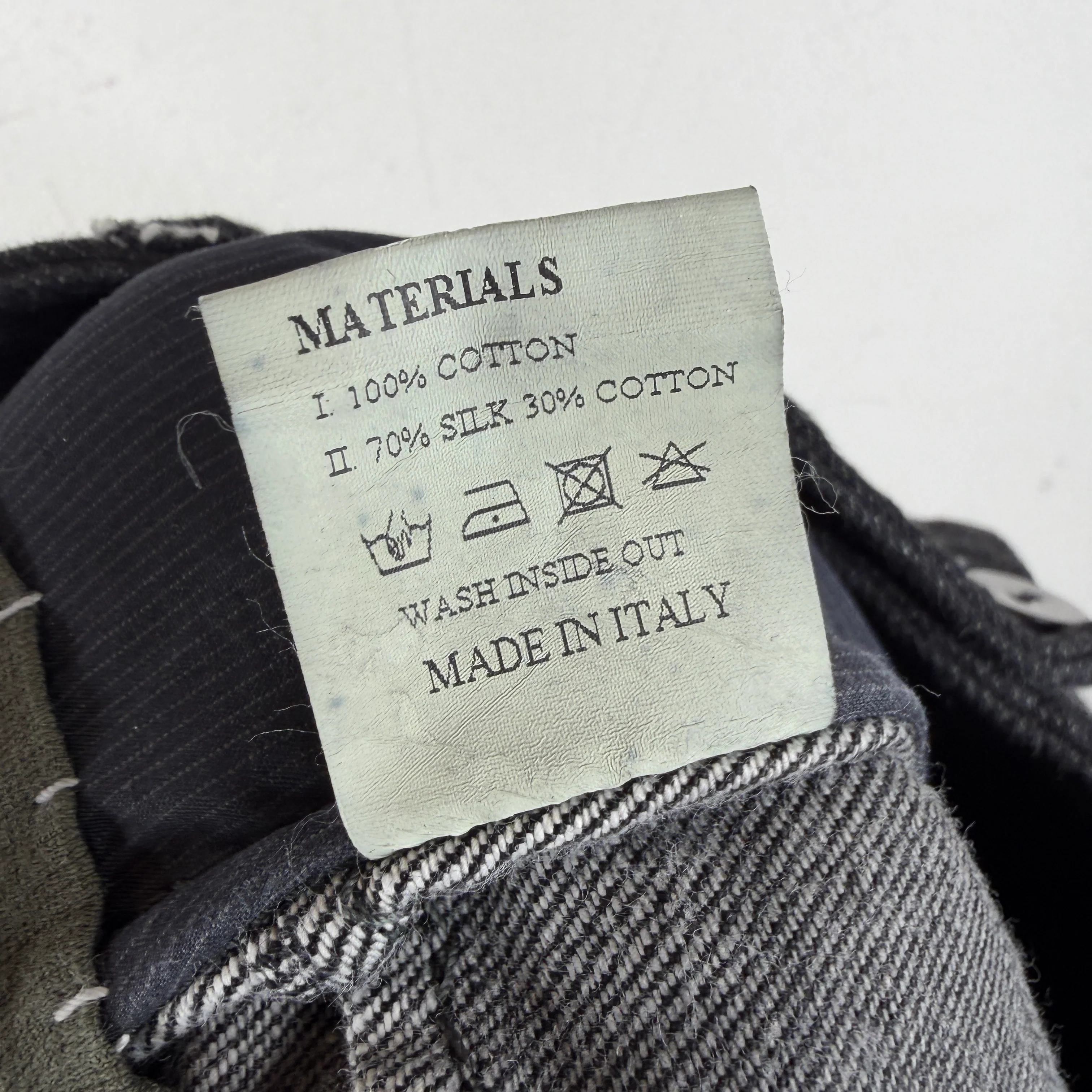 Layer0 Keychain Jeans - Image 5