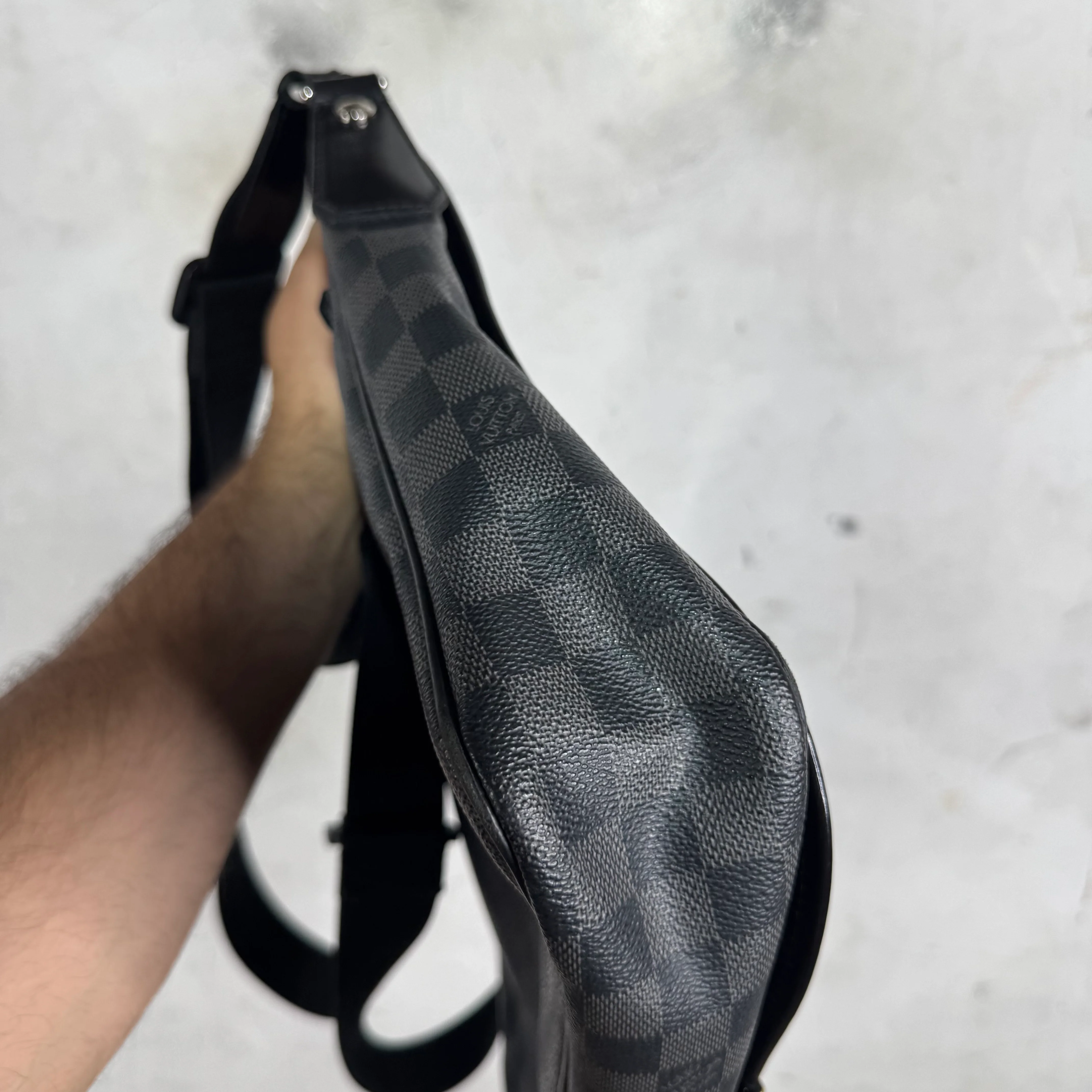 Louis Vuitton Black Damier Daniel Messenger Bag - Image 11