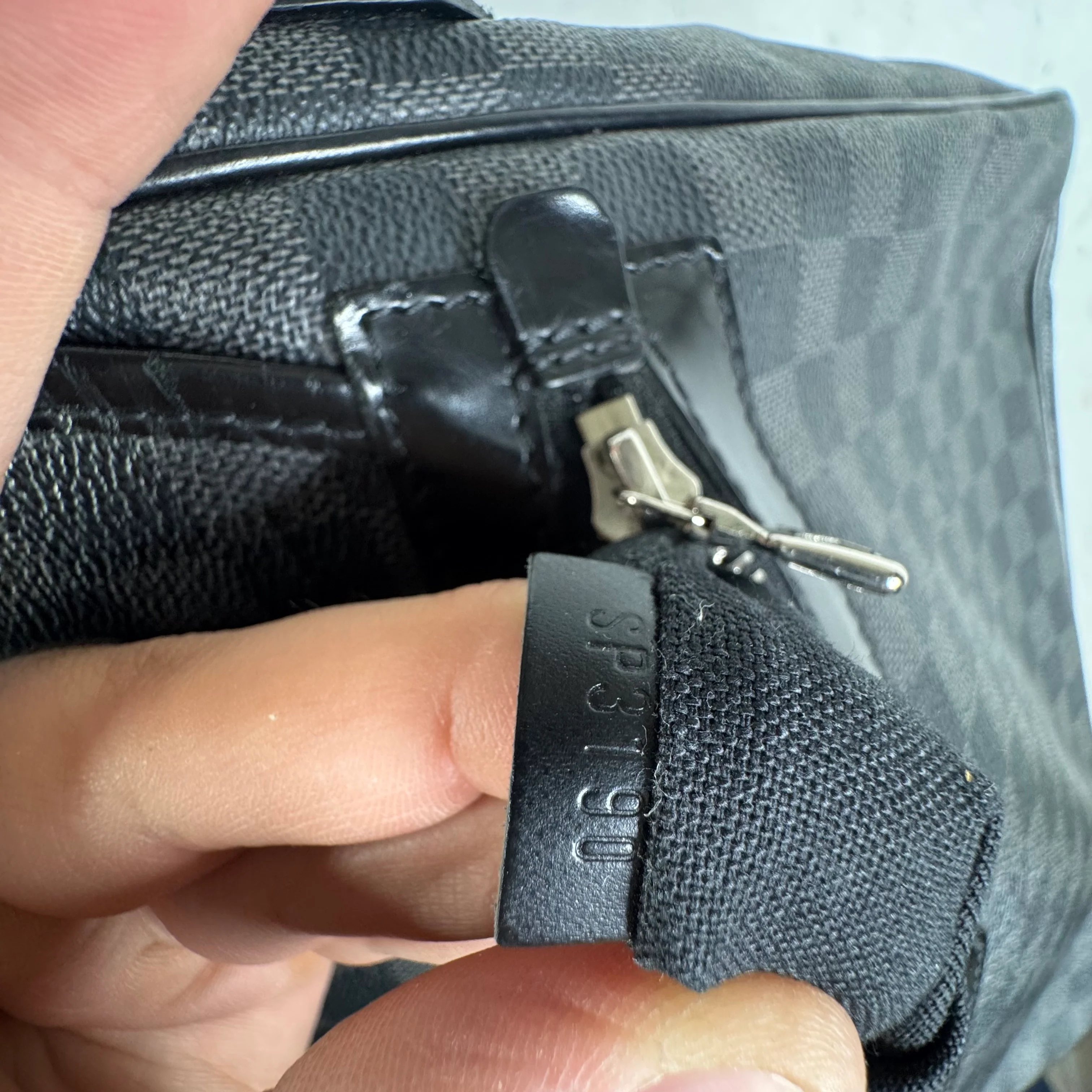 Louis Vuitton Black Damier Daniel Messenger Bag - Image 14