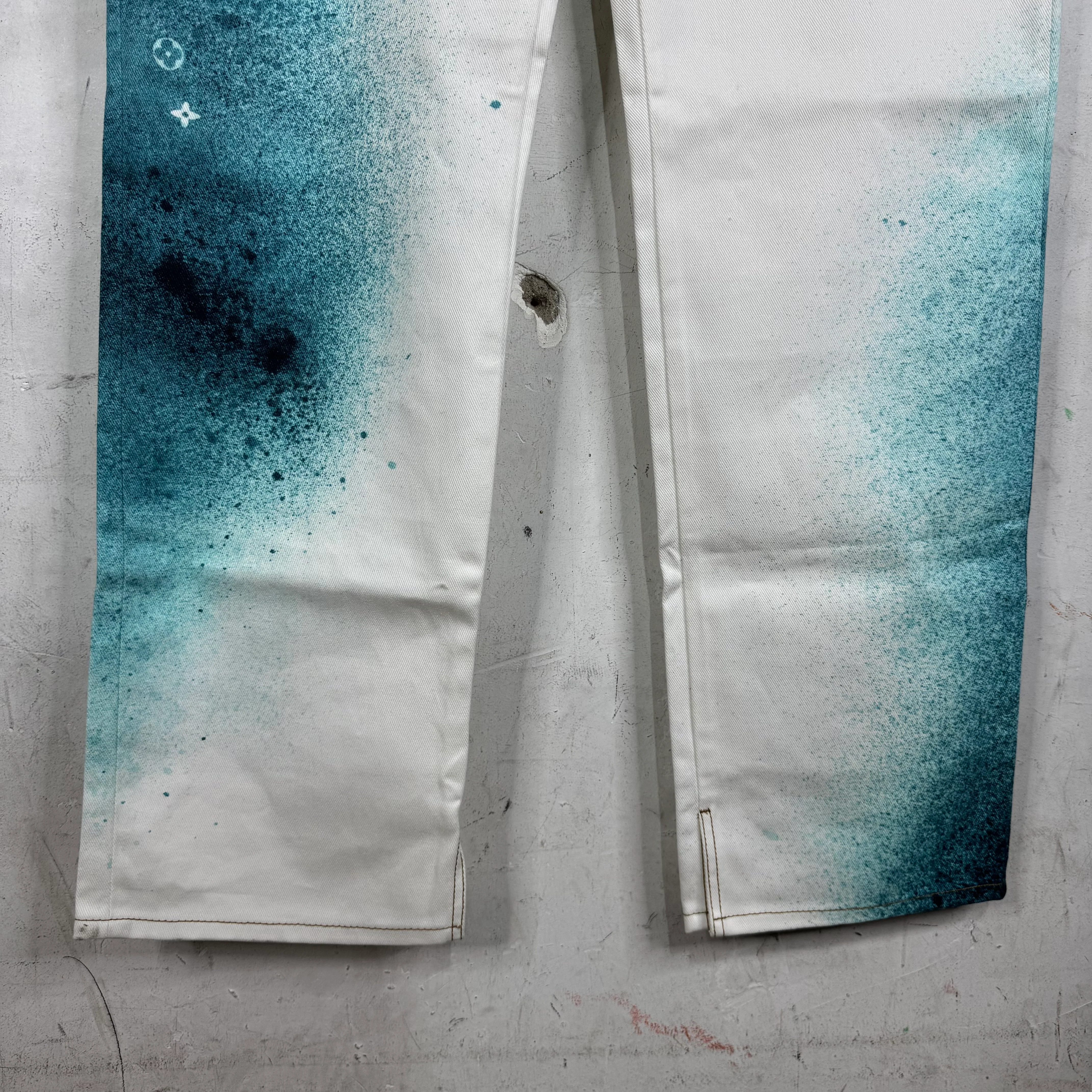 Louis Vuitton Monogram Spray Jeans - Image 9