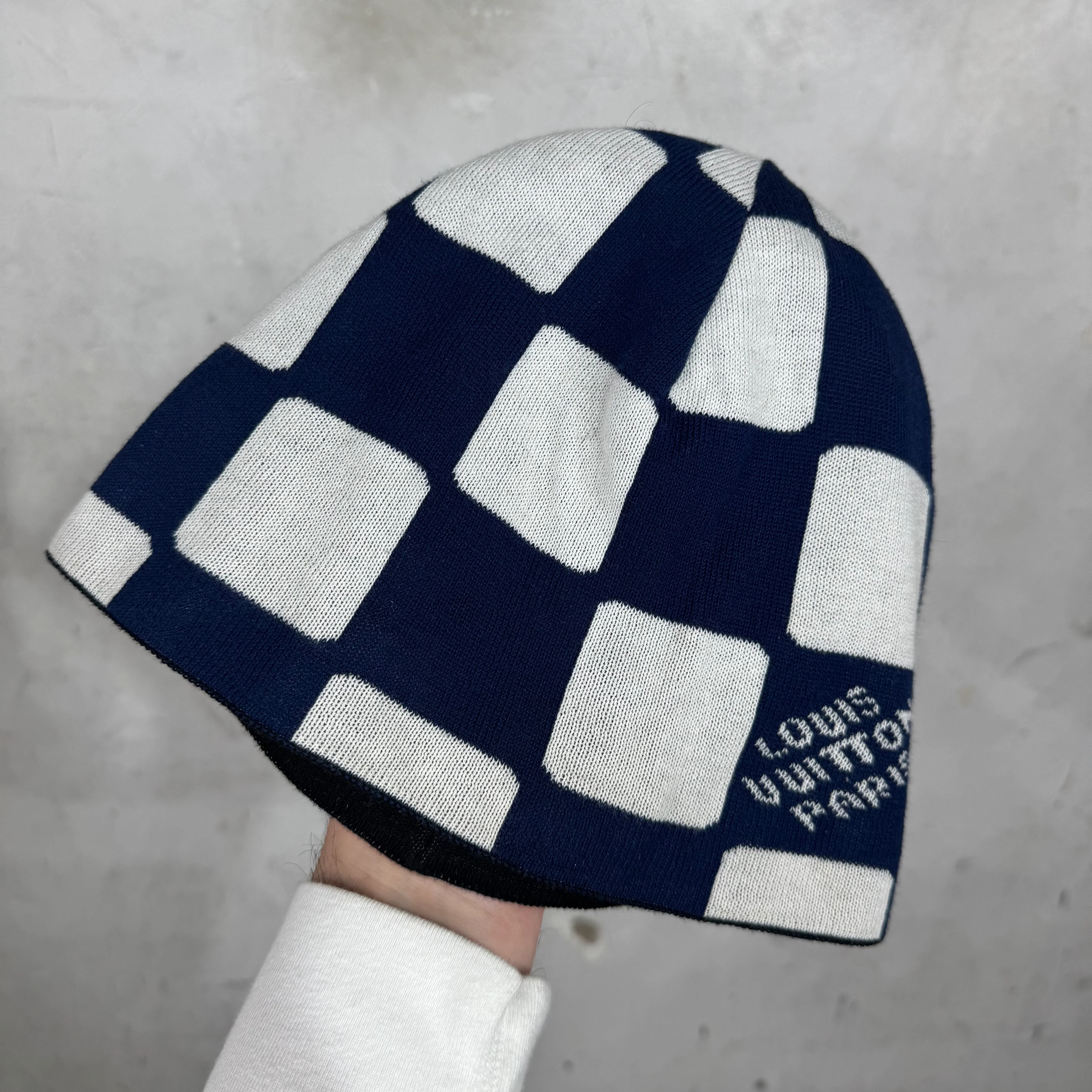 Louis Vuitton Pharell Reversible Beanie - Image 3