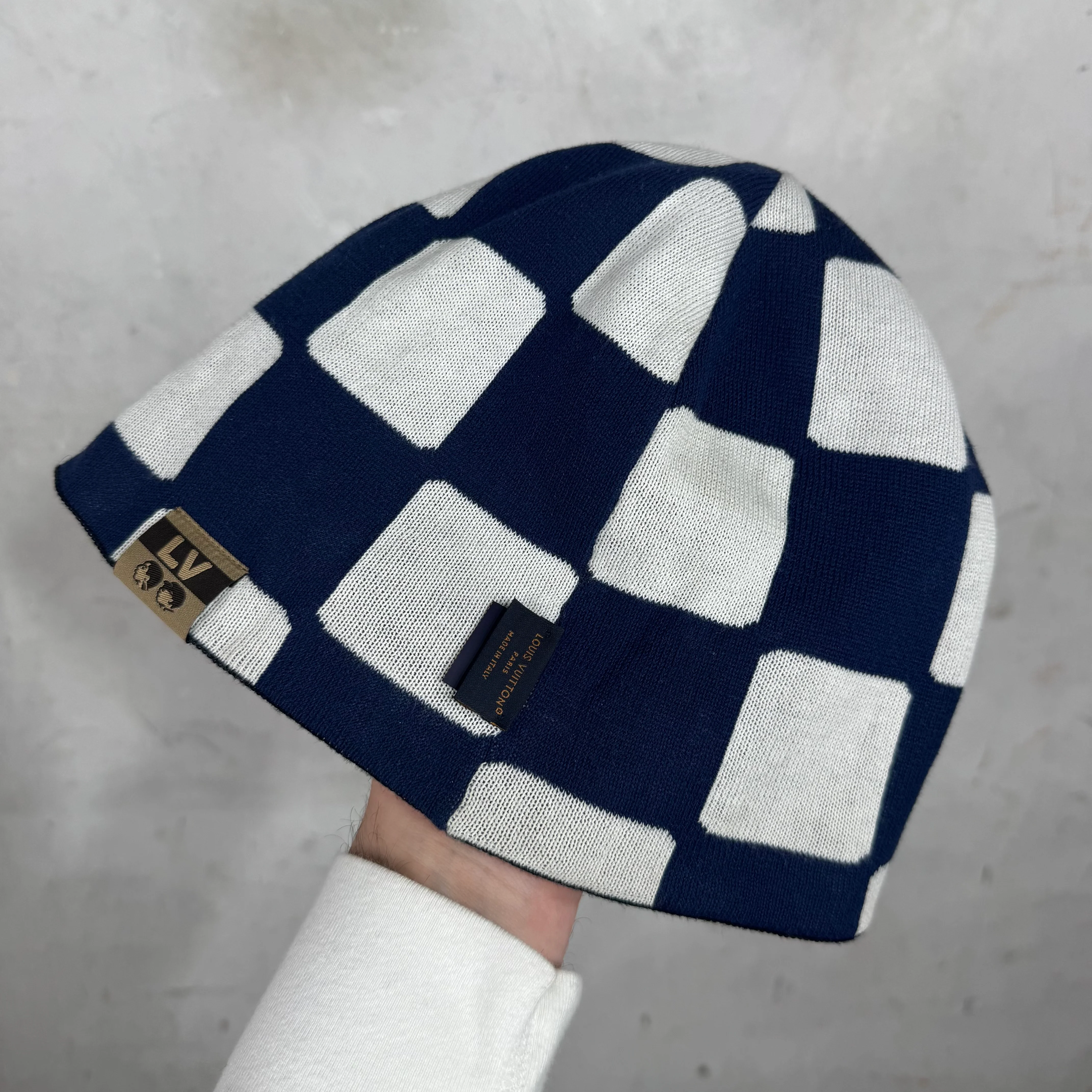 Louis Vuitton Pharell Reversible Beanie - Image 4
