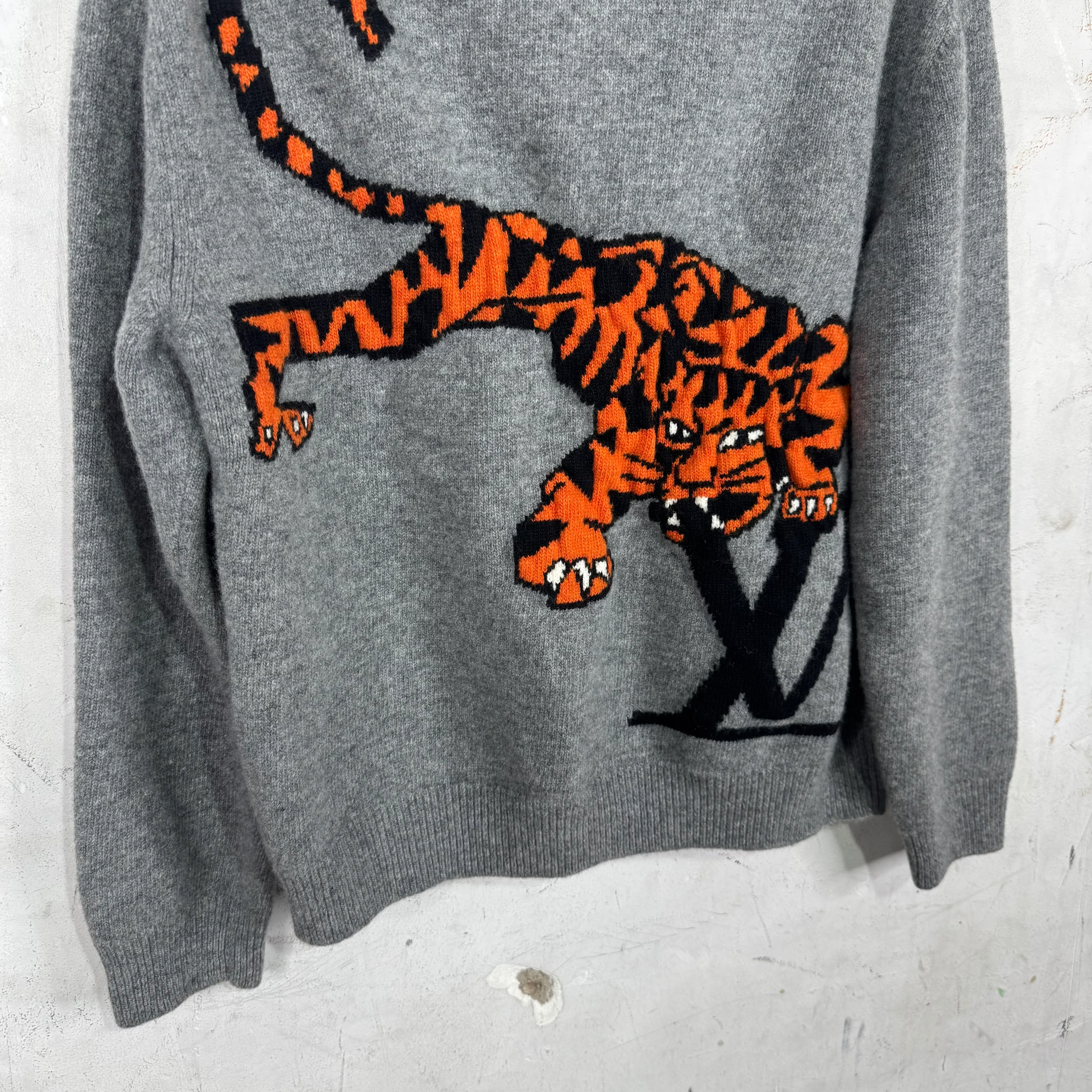 Louis Vuitton Tiger Wool Sweater - Image 9