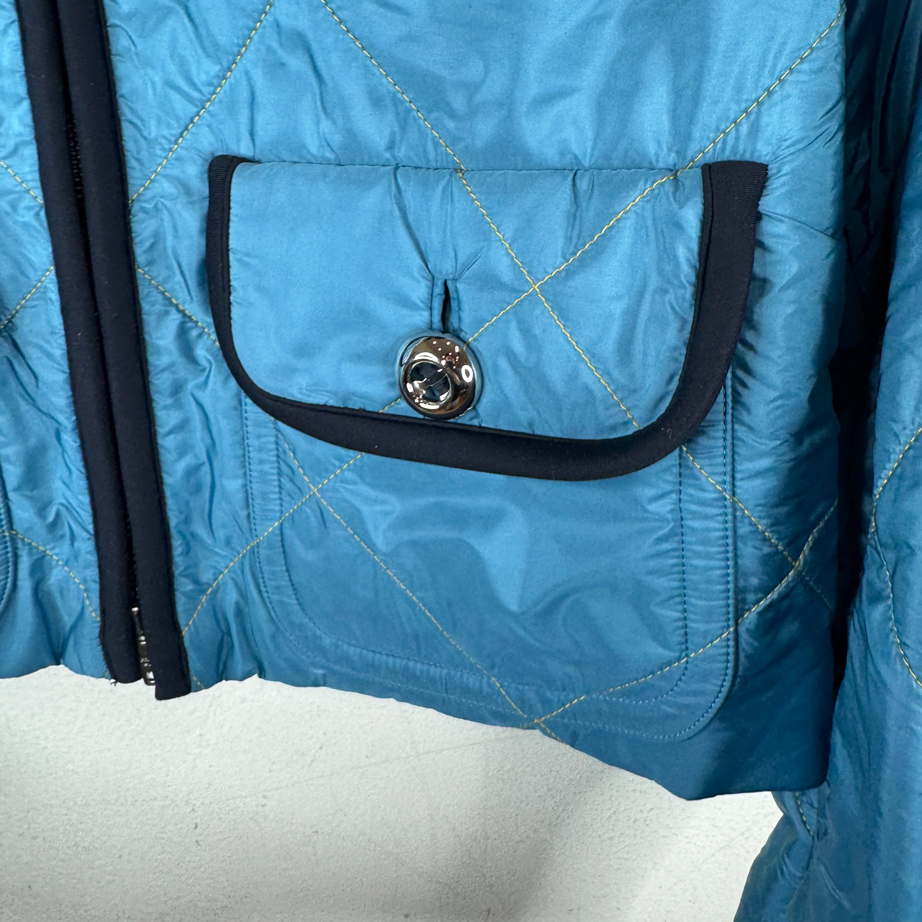 Prada Cropped Quilted Jacket - Image 17