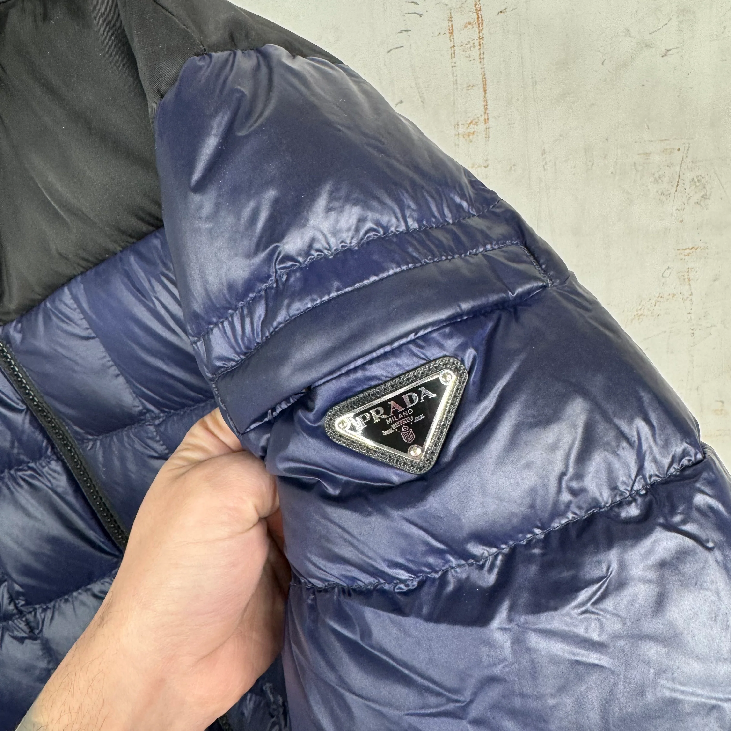 Prada Navy Puffer Jacket - Image 8