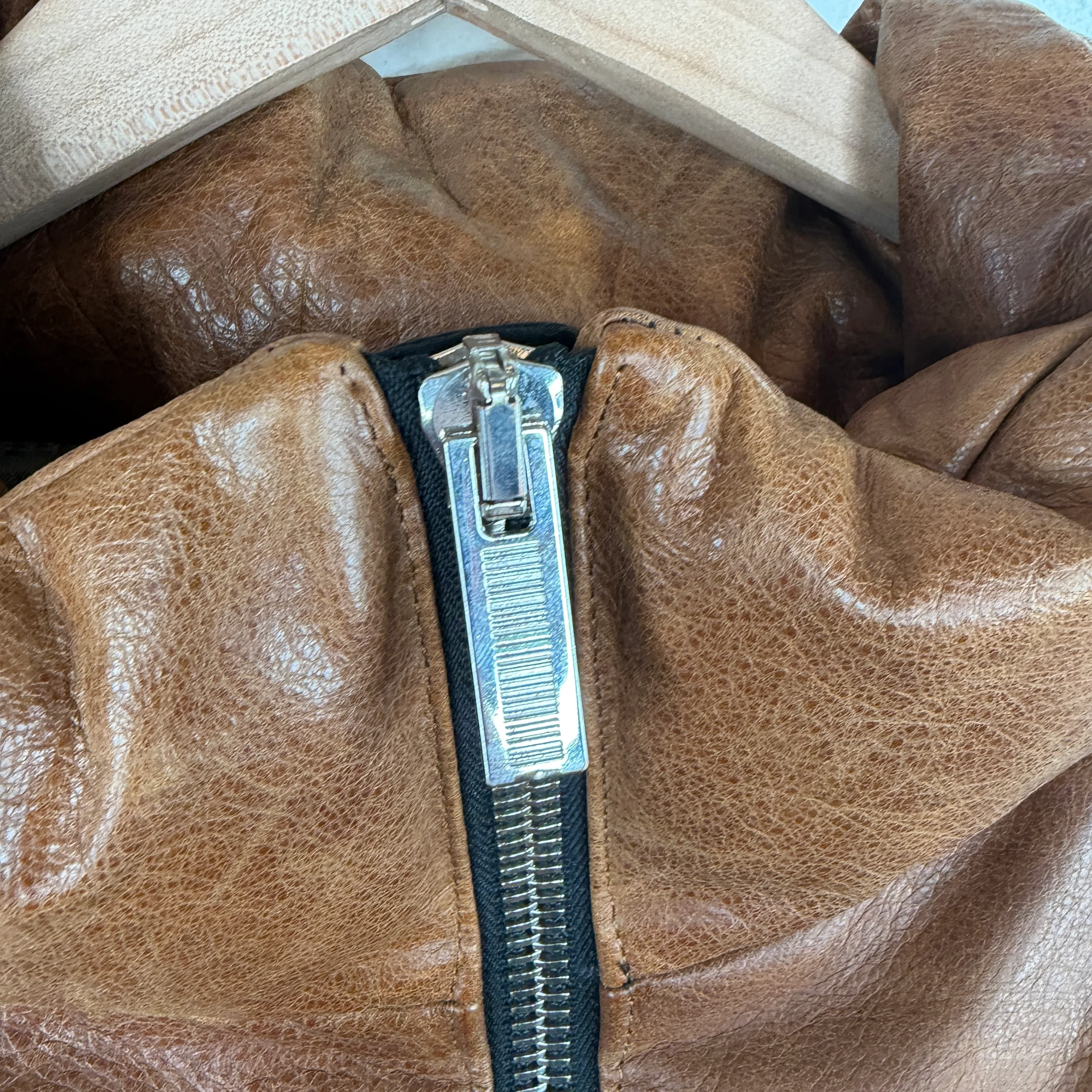 VETEMENTS Two Tone Feather Down Puffer Jacket - Image 8