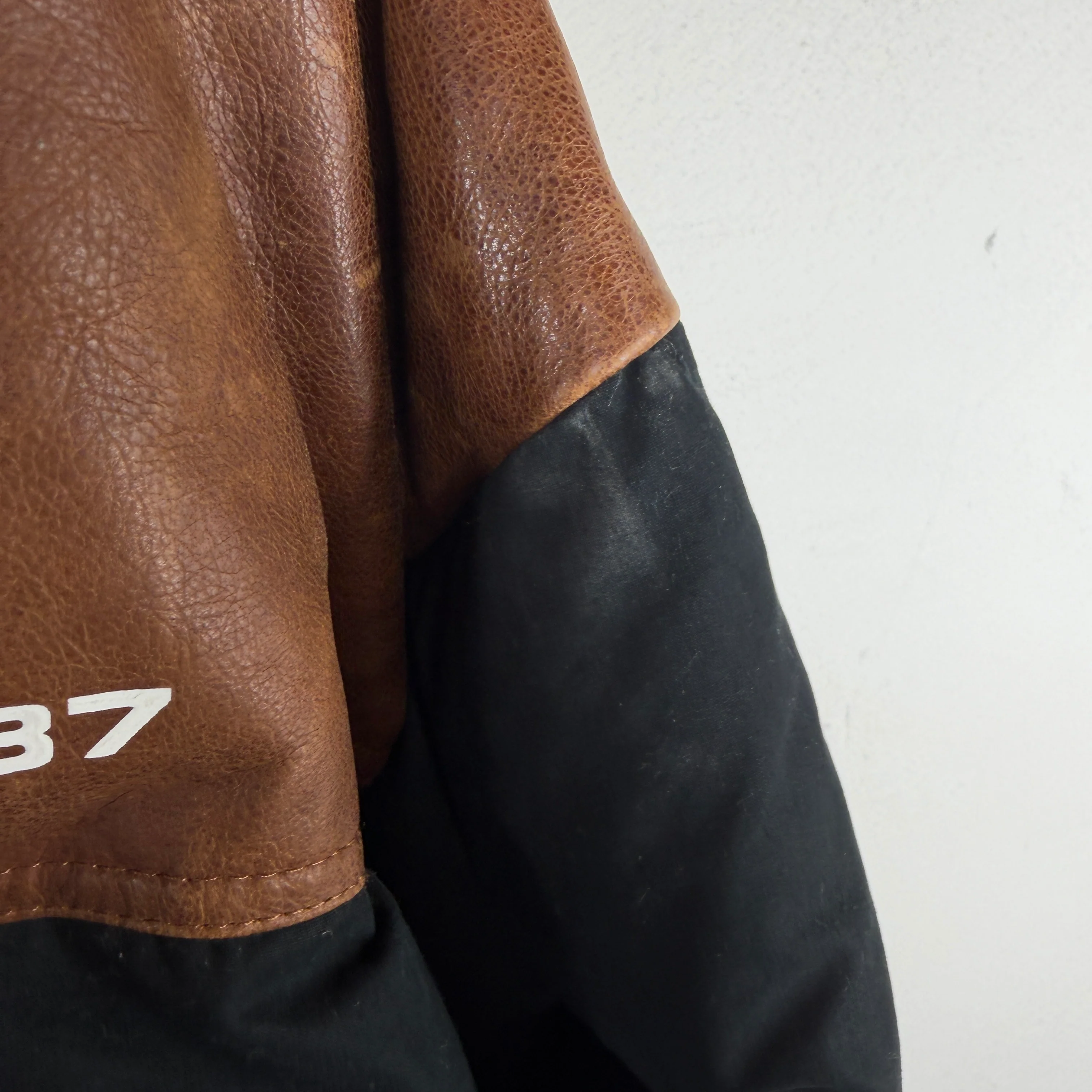 VETEMENTS Two Tone Feather Down Puffer Jacket - Image 9