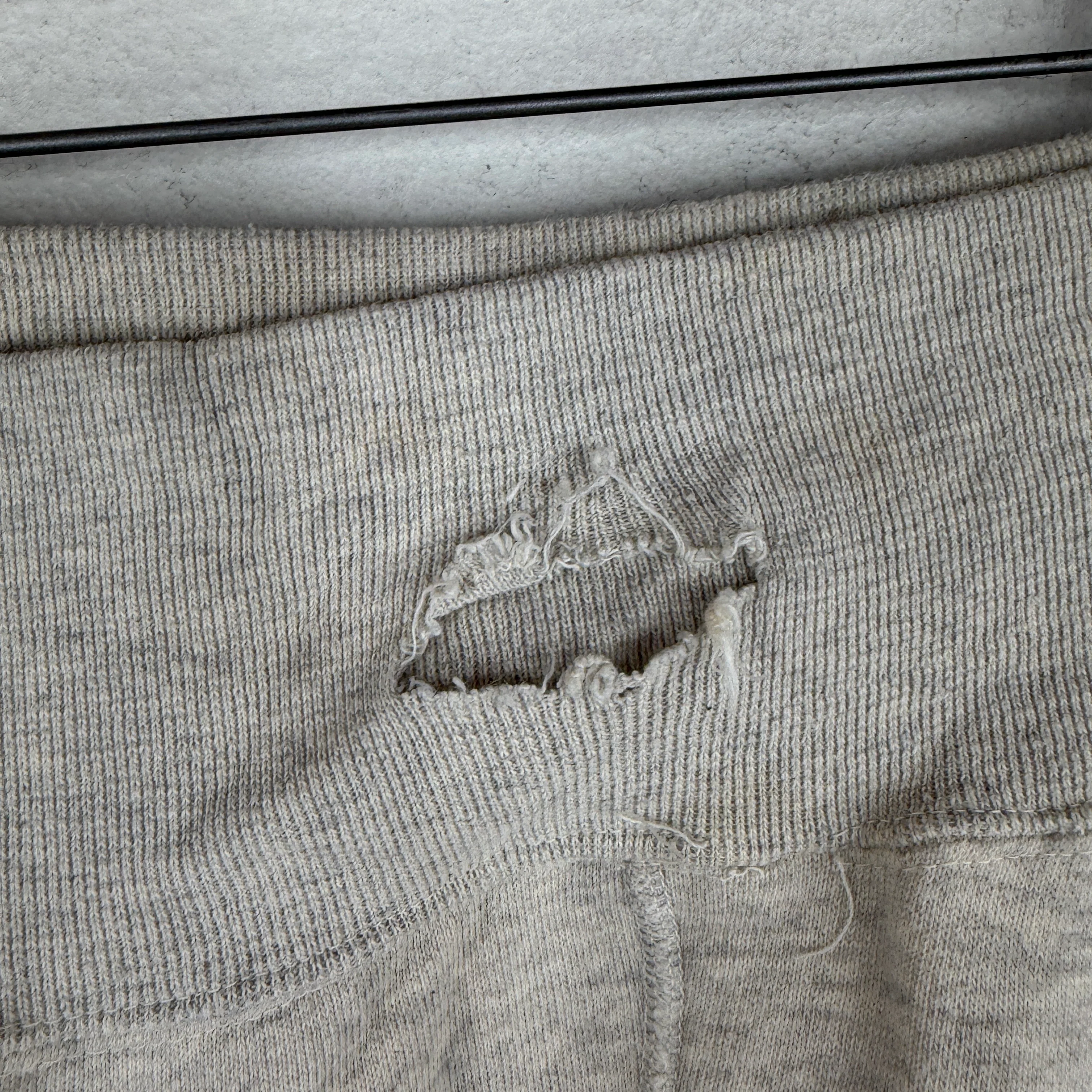Vintage Unbranded Heather Gray Capri Sweatpants - Image 5